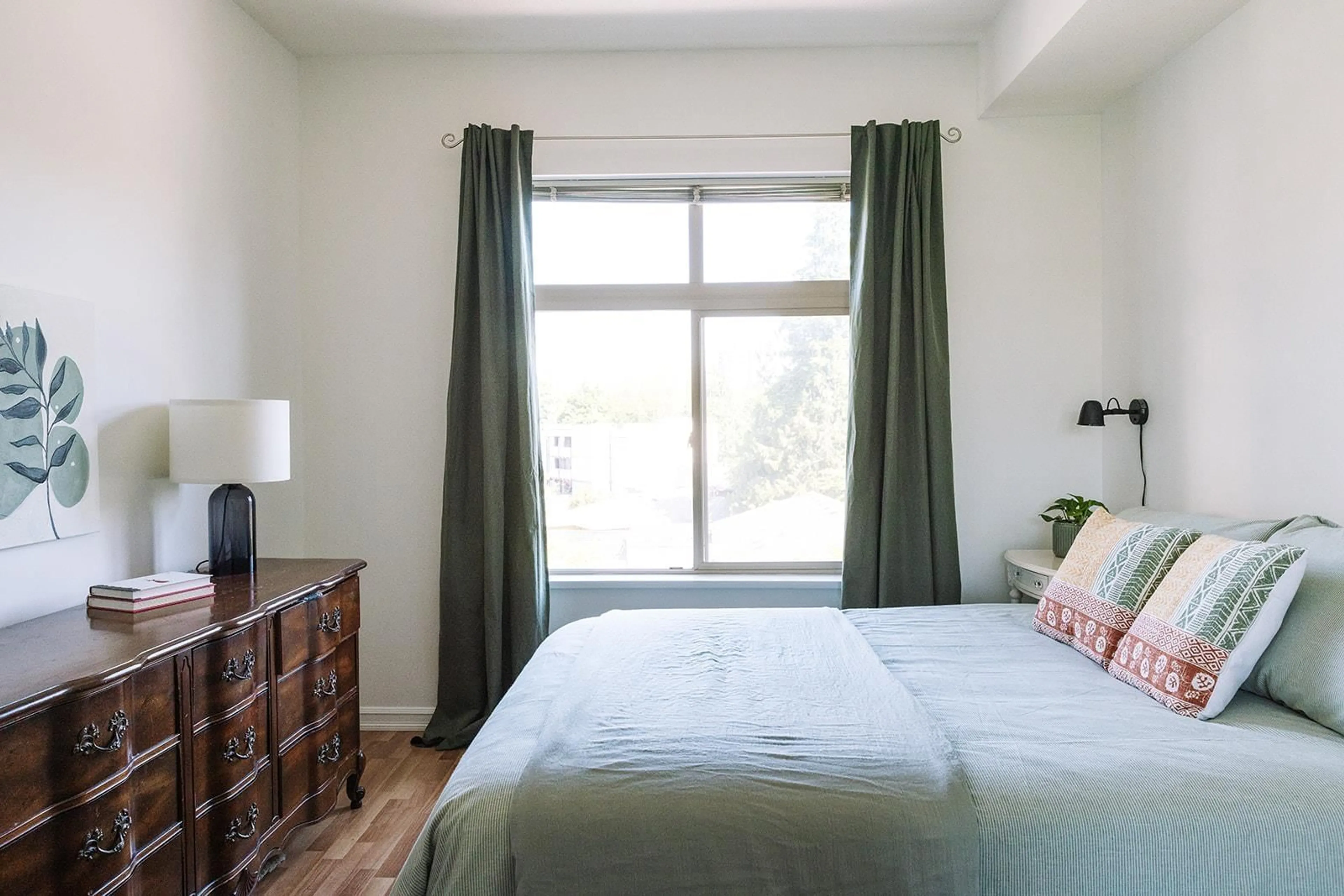 Bedroom with bed, unknown for 403 - 10088 148, Surrey British Columbia V3R3M9
