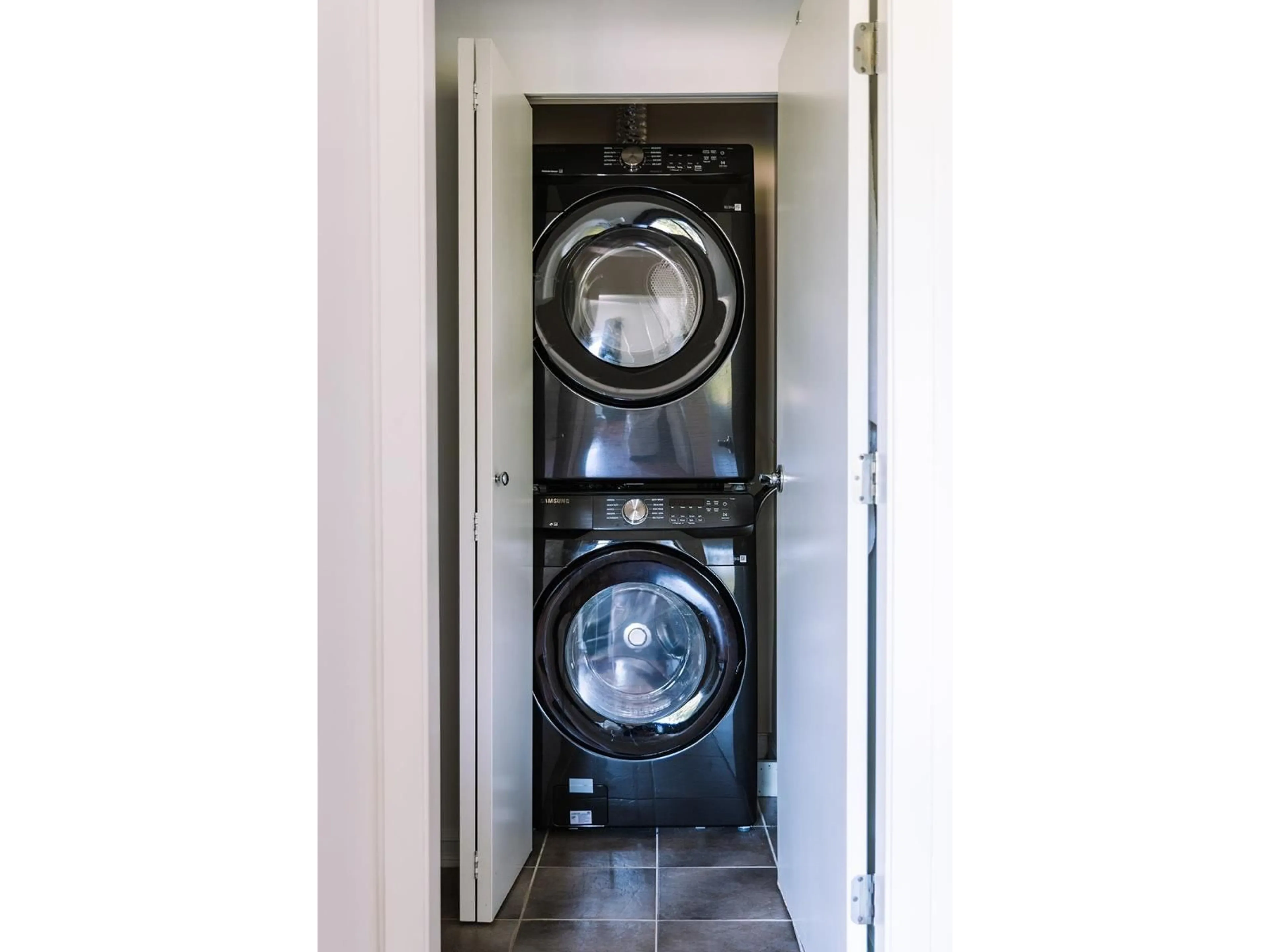 Laundry room for 403 - 10088 148, Surrey British Columbia V3R3M9