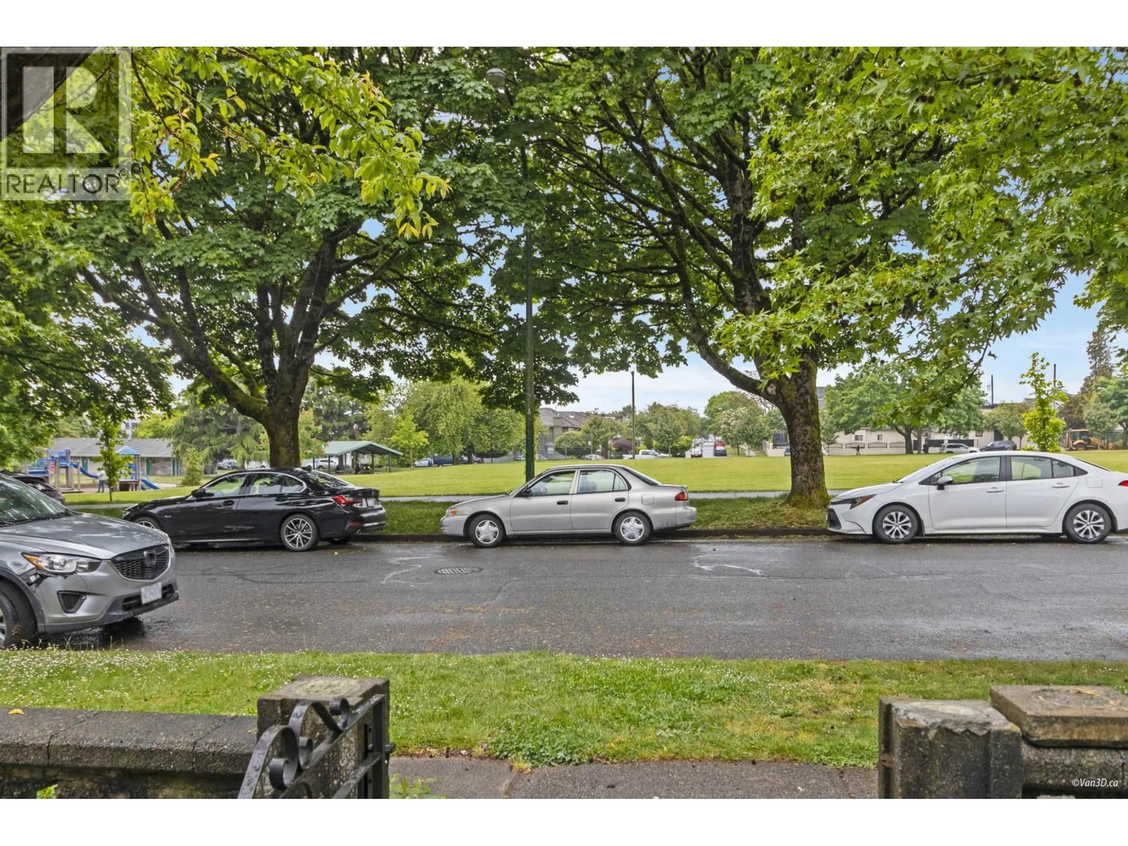 Parking for 7396 SHERBROOKE STREET, Vancouver British Columbia V5X4E4