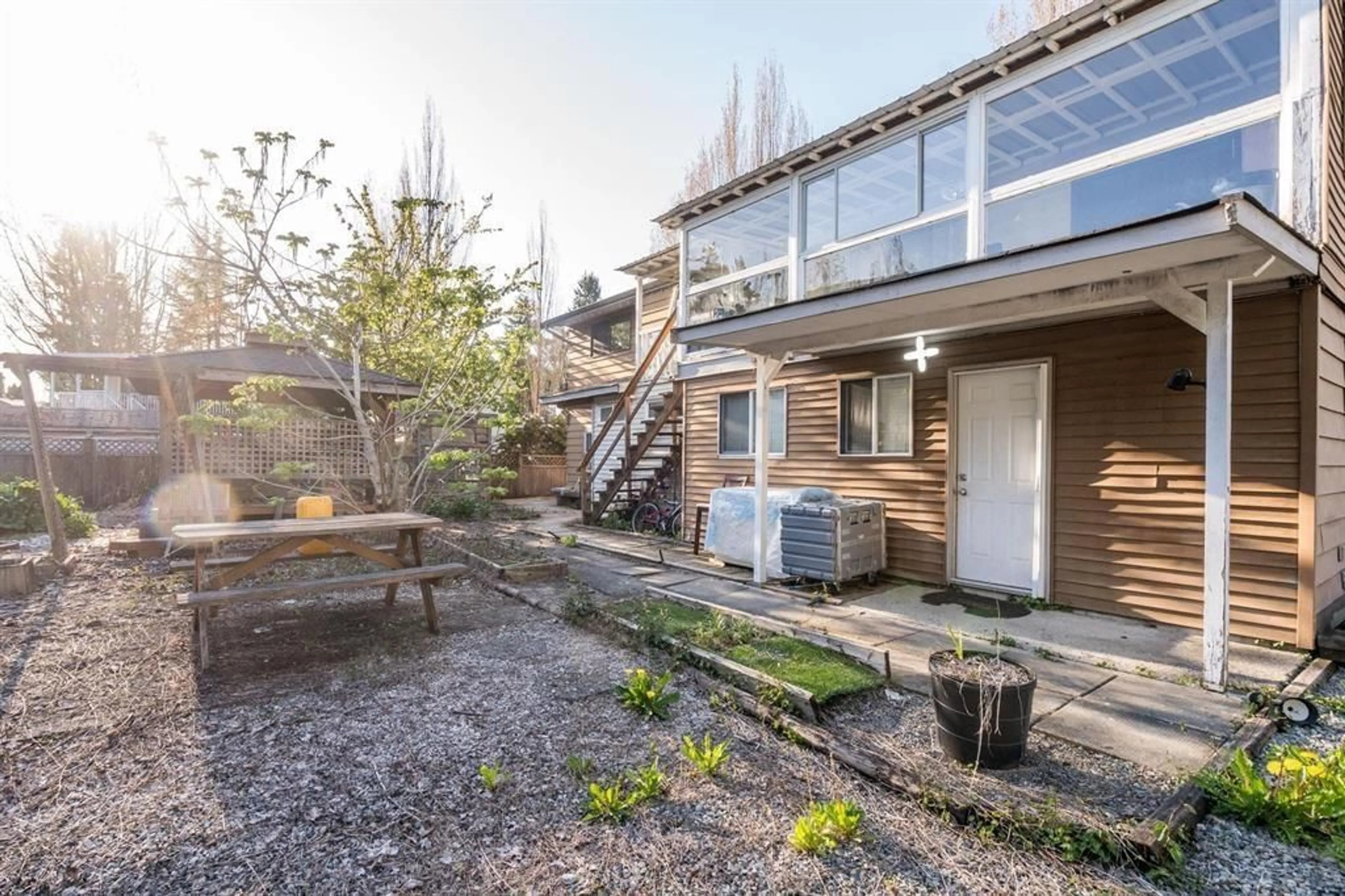 Patio, street for 8980 146A, Surrey British Columbia V3R7C2