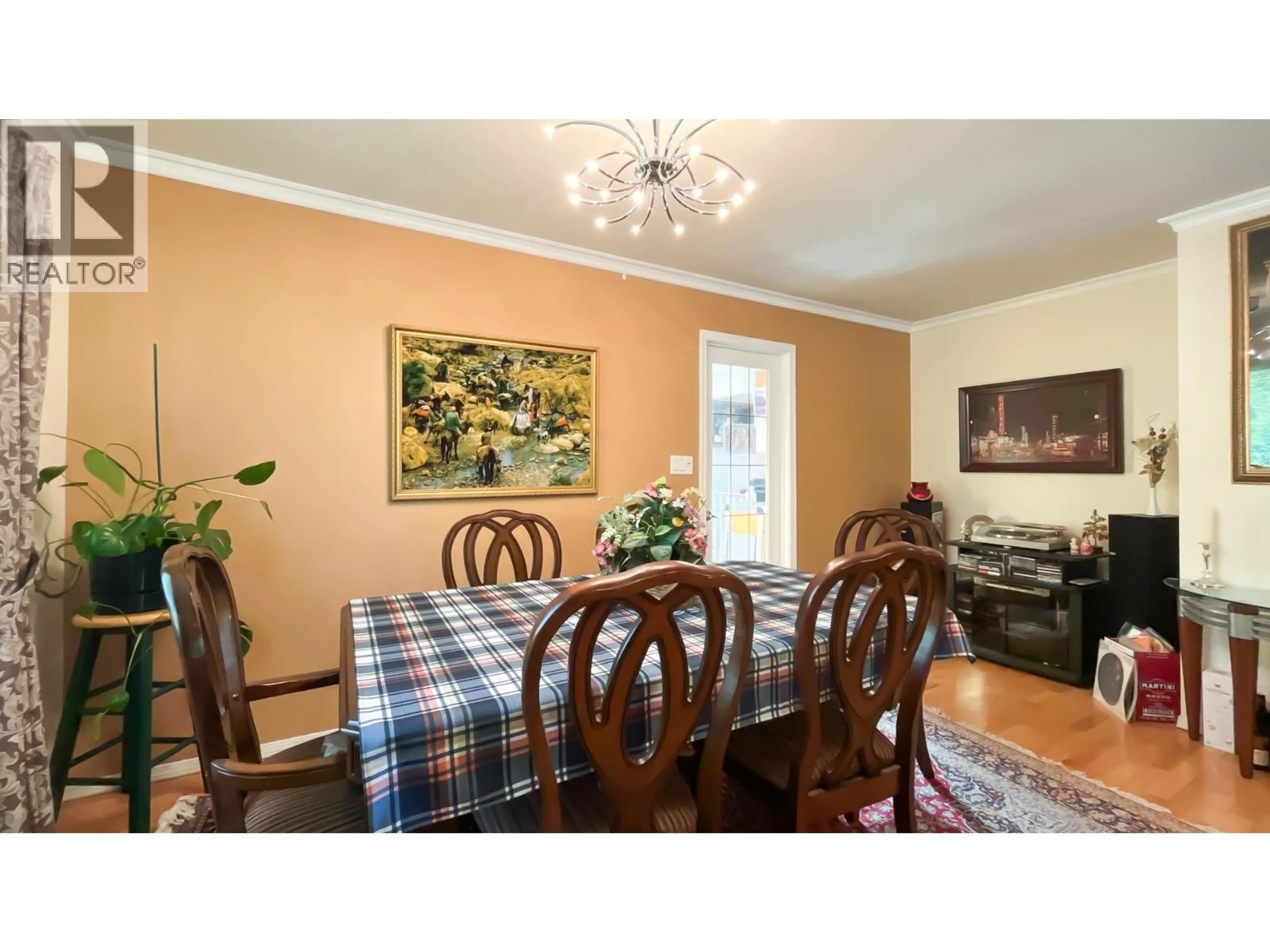 Dining room, wood/laminate floor for 3651 GARIBALDI DRIVE, North Vancouver British Columbia V7H2W2