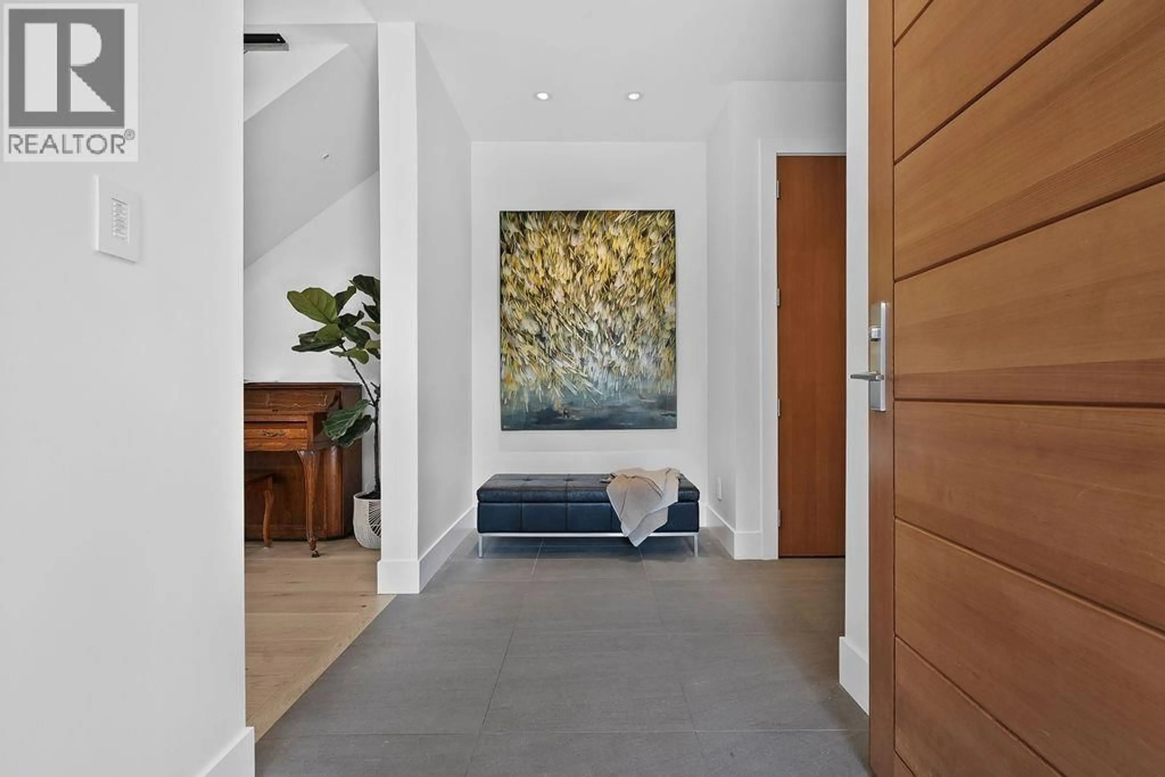 Indoor entryway for 11711 YOSHIDA COURT, Richmond British Columbia V7E5C5