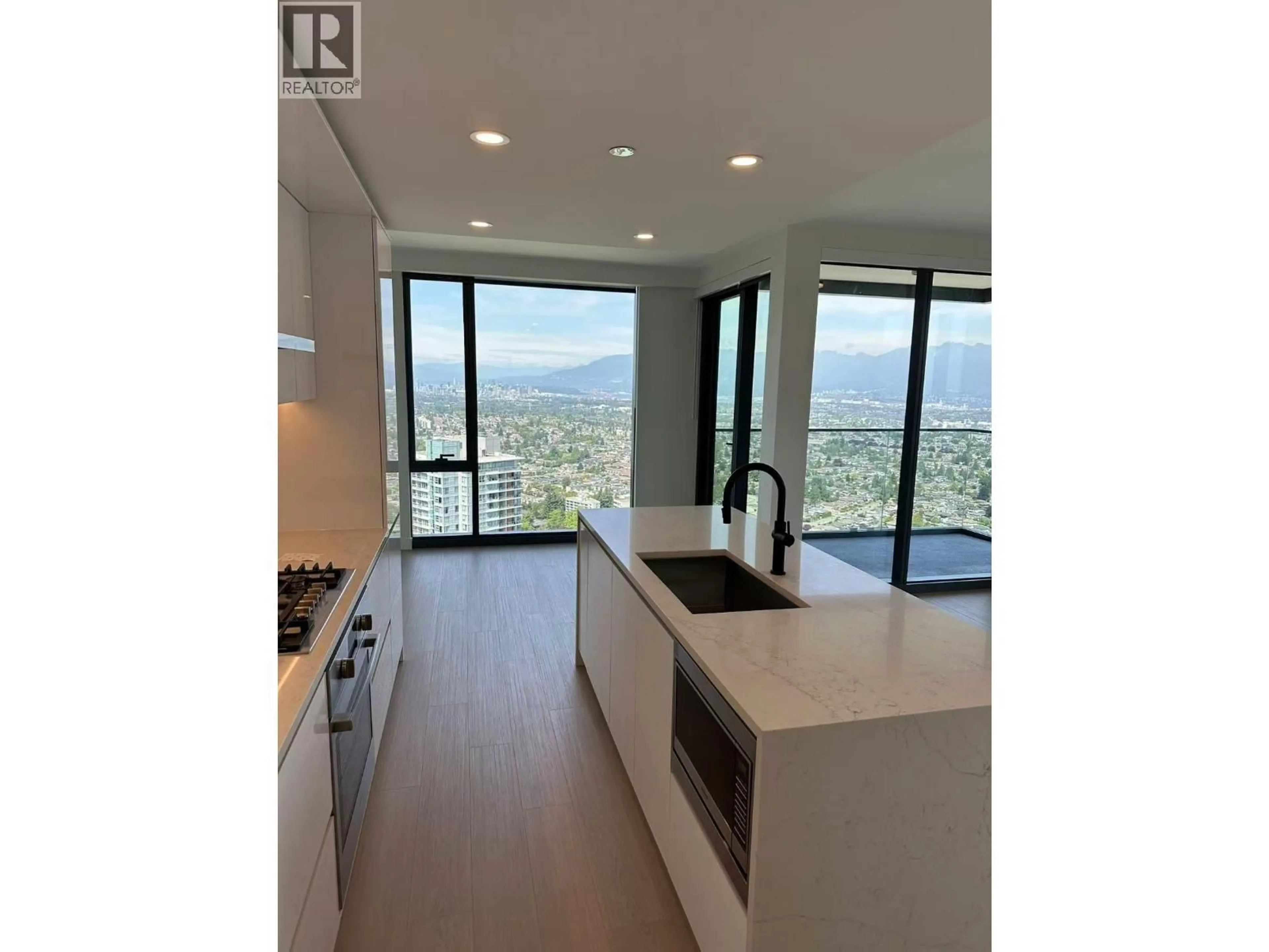 Open concept kitchen, unknown for 3807 - 5987 WILSON AVENUE, Burnaby British Columbia V5H0L7