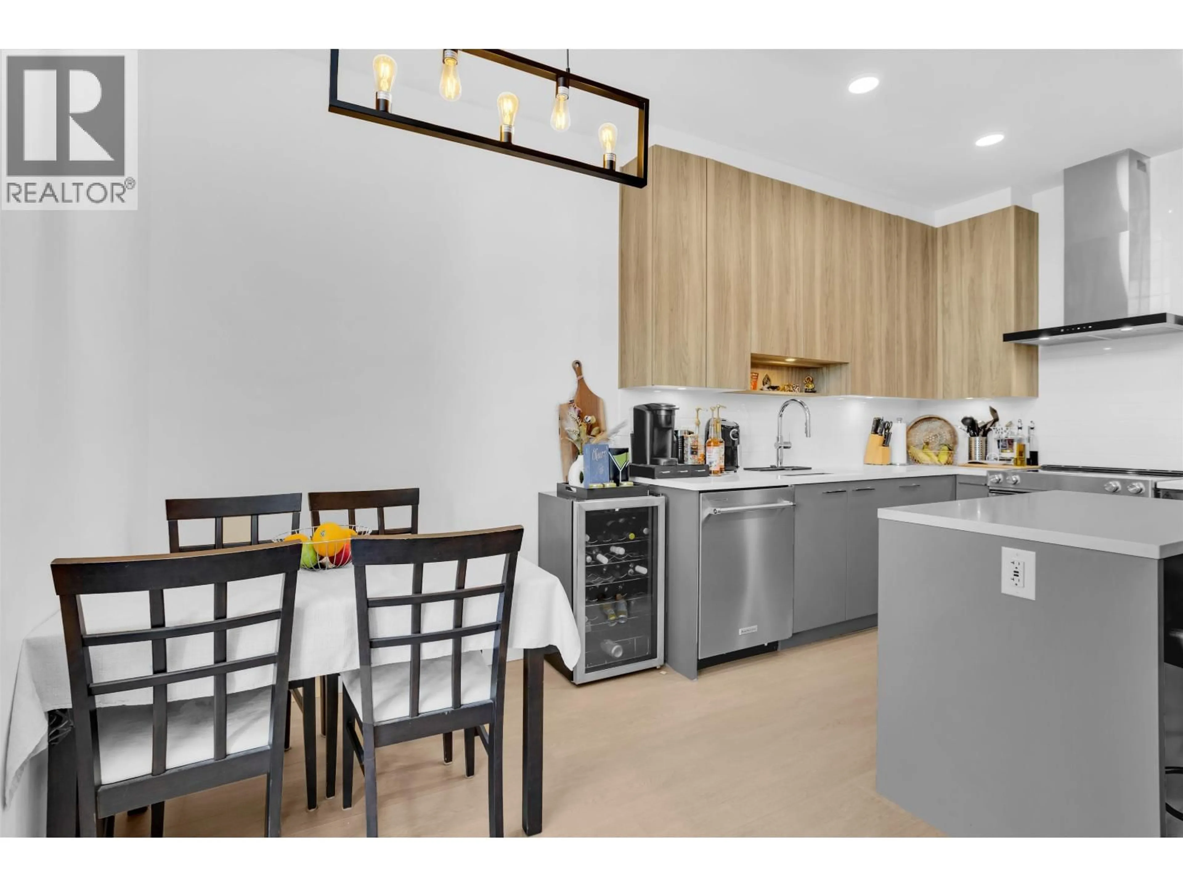 Open concept kitchen, unknown for 605 - 7588 16TH STREET, Burnaby British Columbia V3N0H8