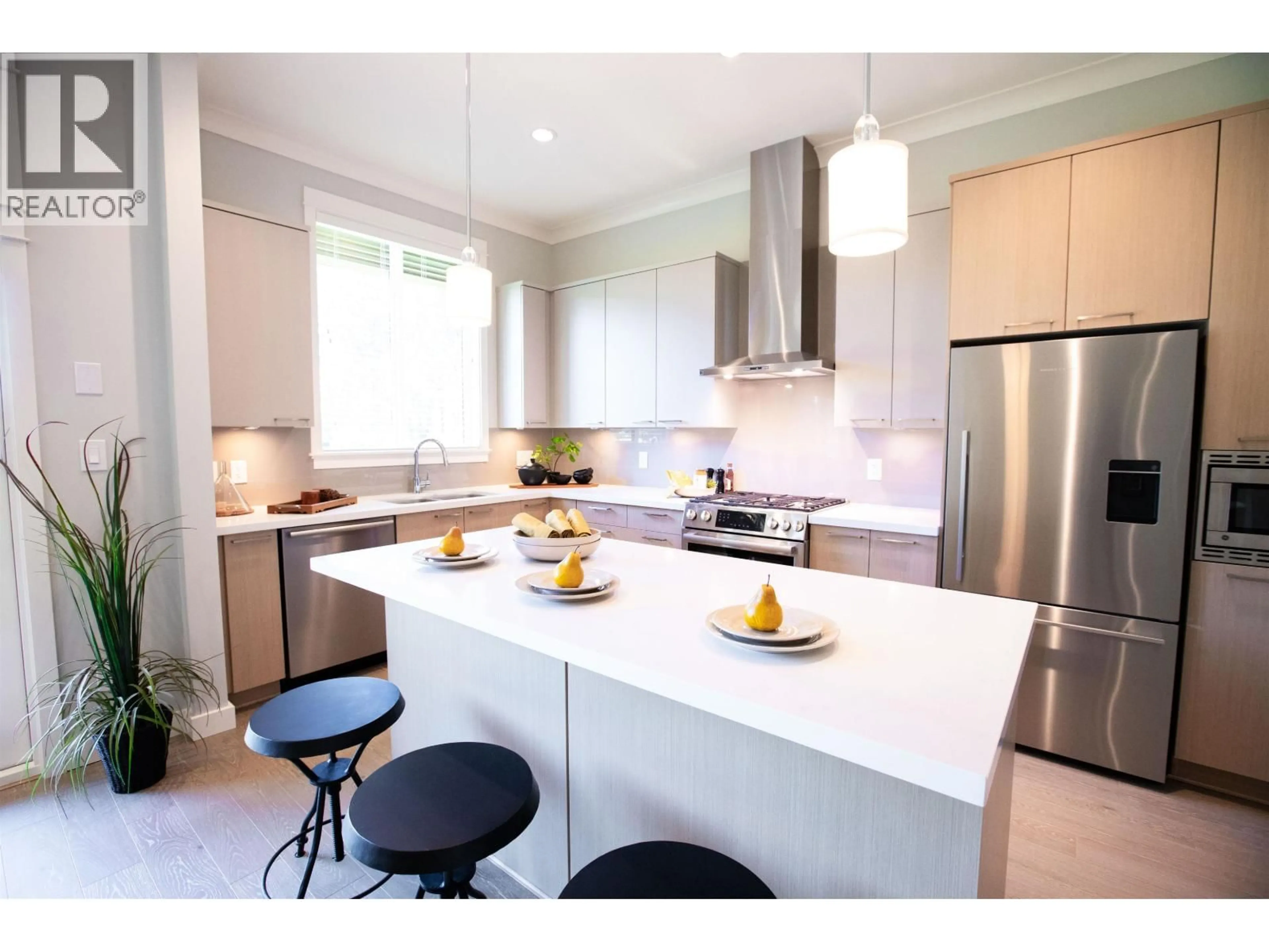 Contemporary kitchen, unknown for 4938 CEDAR SPRINGS DRIVE, Delta British Columbia V4M0A7