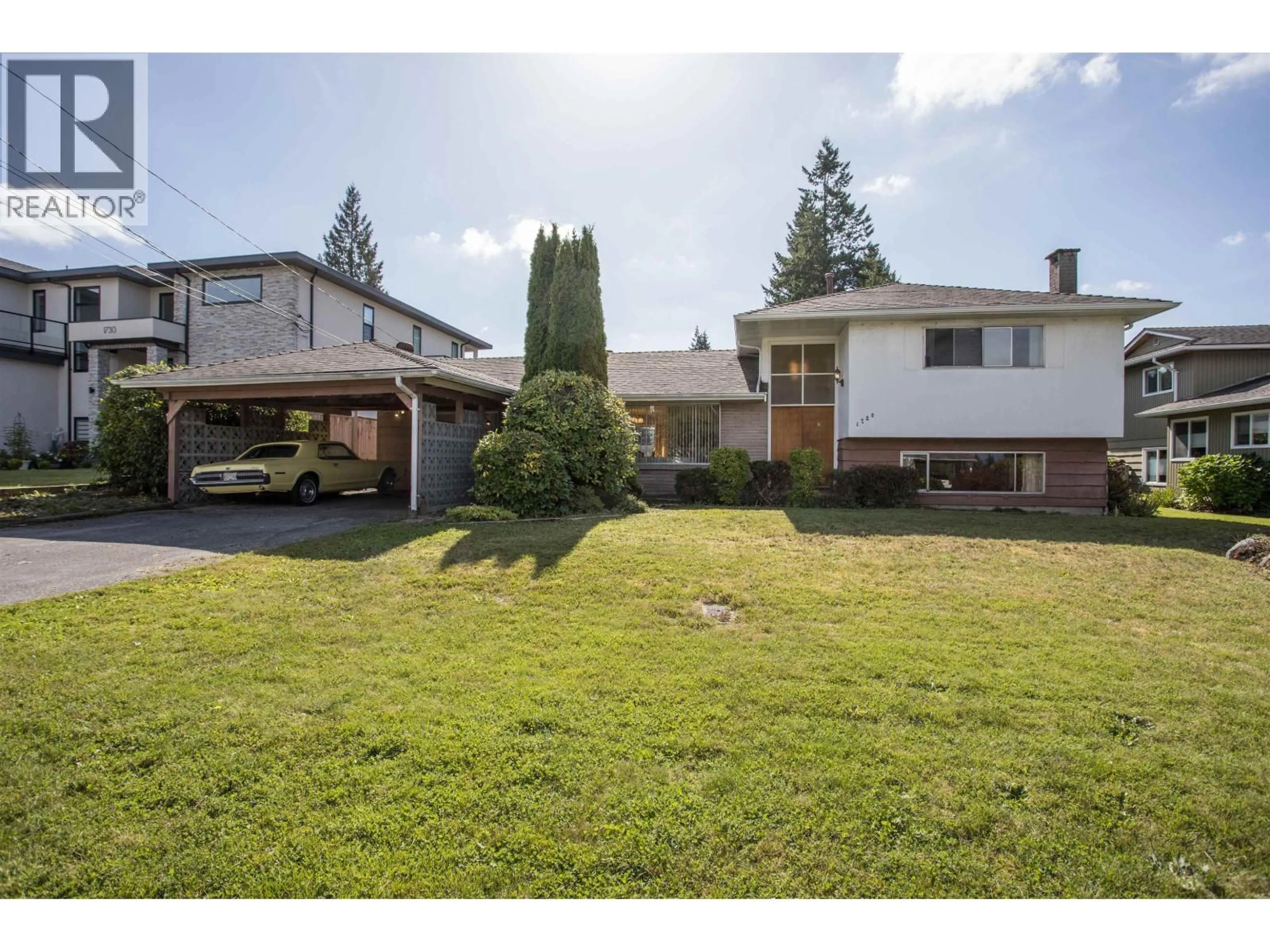 A pic from outside/outdoor area/front of a property/back of a property/a pic from drone, mountain view for 1720 BOWMAN AVENUE, Coquitlam British Columbia V3J6C8