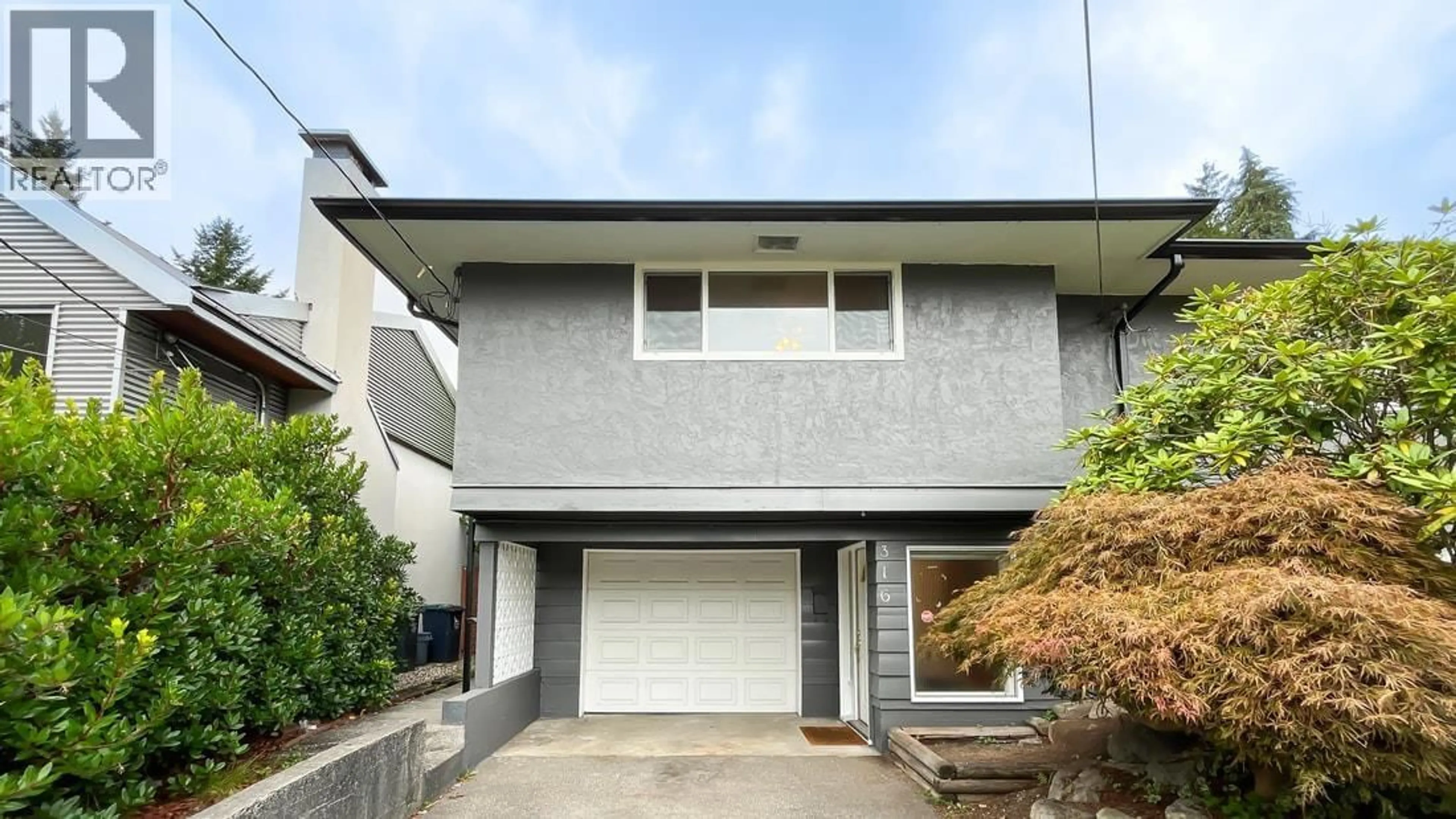 Home with vinyl exterior material, street for 316 QUEENS ROAD, North Vancouver British Columbia V7N2K5
