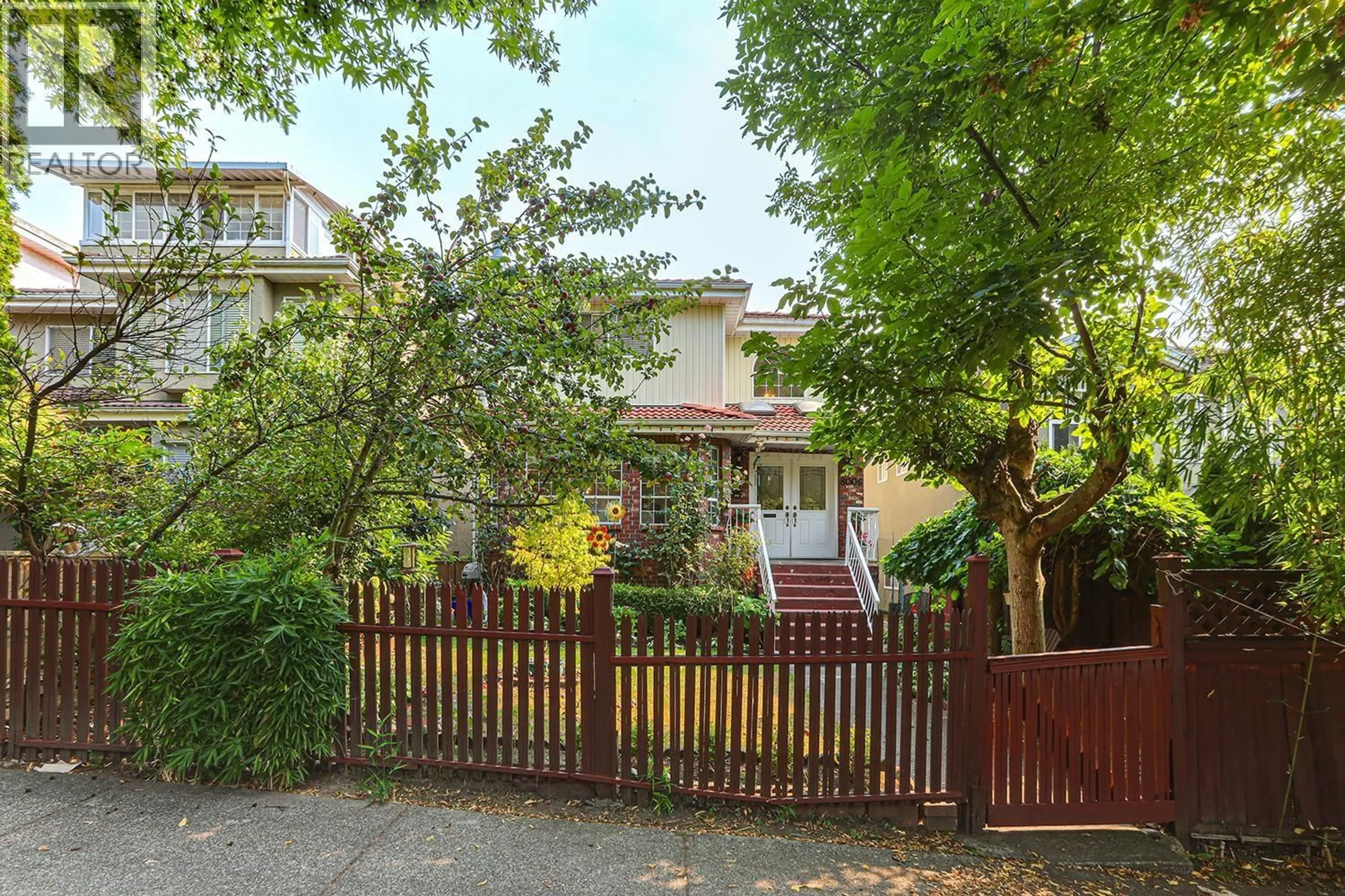 A pic from outside/outdoor area/front of a property/back of a property/a pic from drone, street for 8006 CHESTER STREET, Vancouver British Columbia V5X3Y6