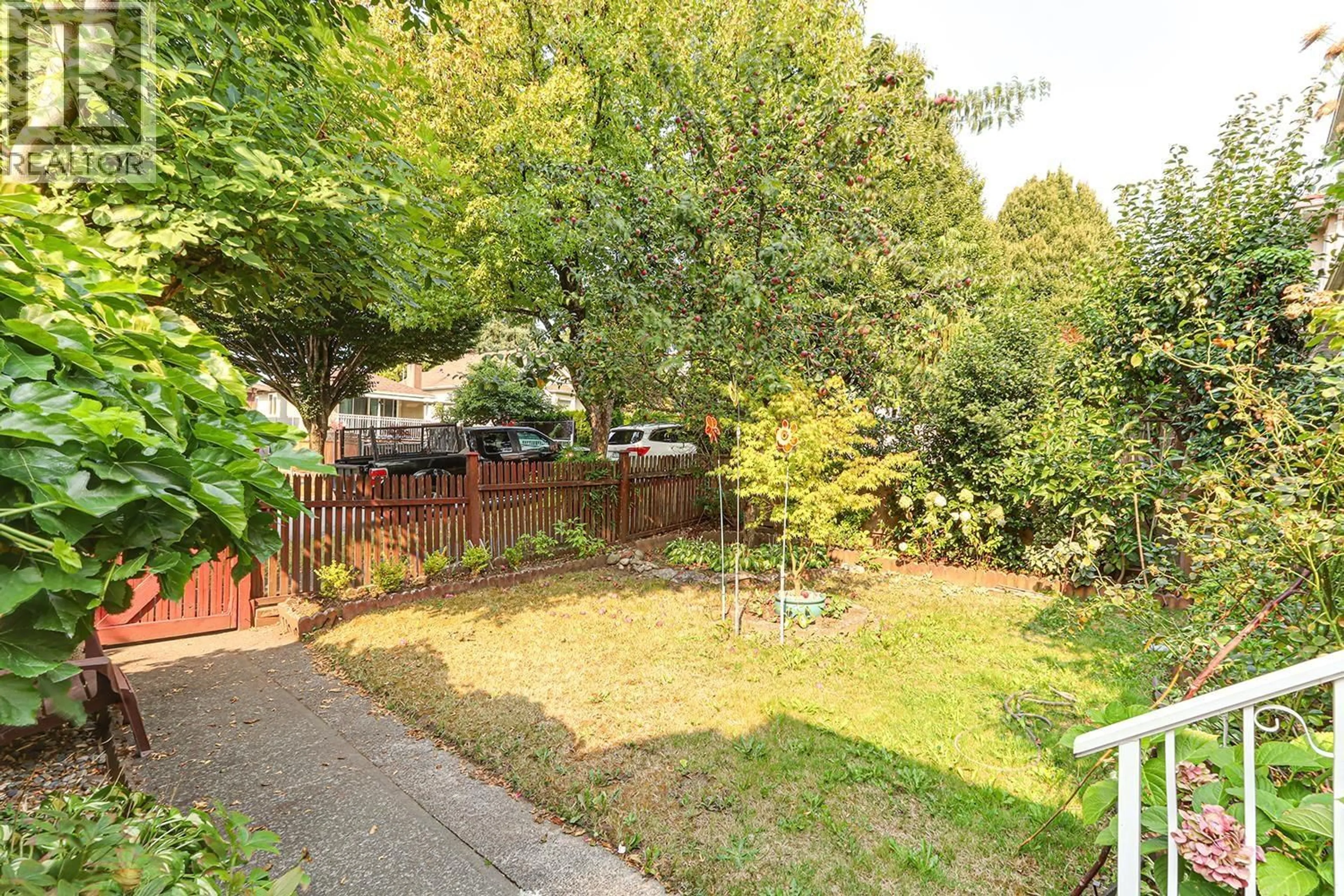 Patio, unknown for 8006 CHESTER STREET, Vancouver British Columbia V5X3Y6