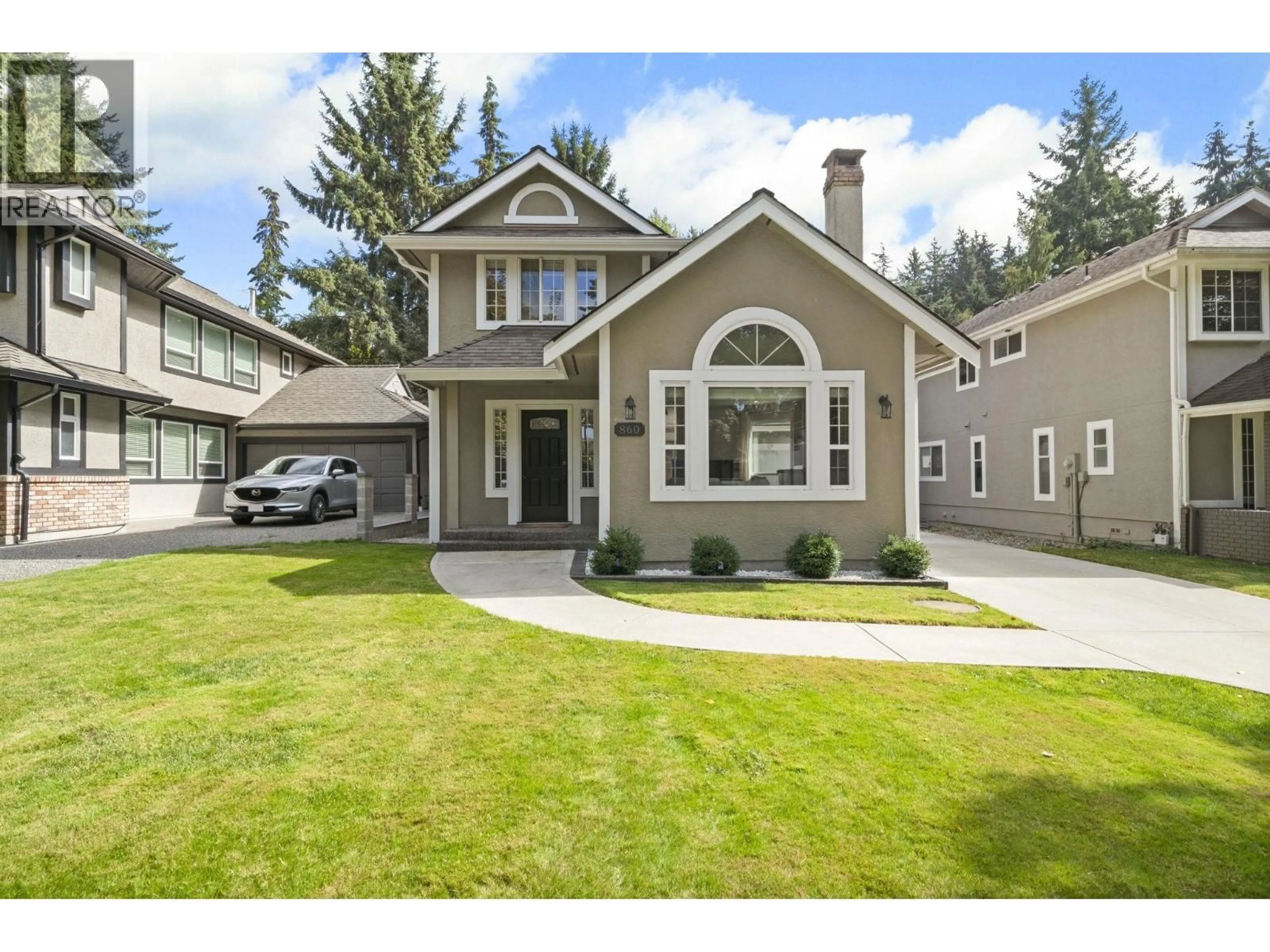 Home with vinyl exterior material, street for 860 RUCKLE COURT, North Vancouver British Columbia V7H2P6
