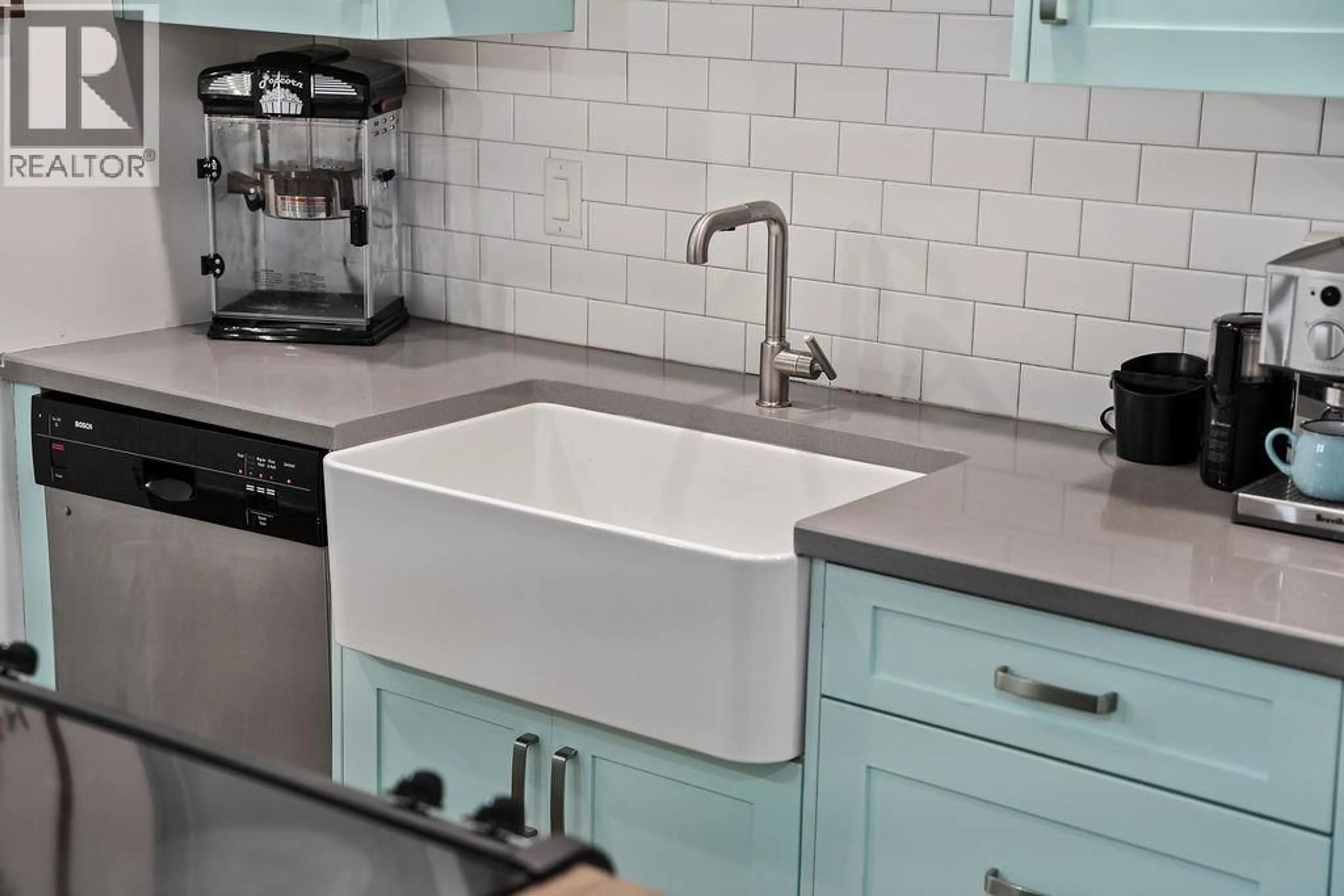 Contemporary kitchen, unknown for 310 - 1549 KITCHENER STREET, Vancouver British Columbia V5L2V8
