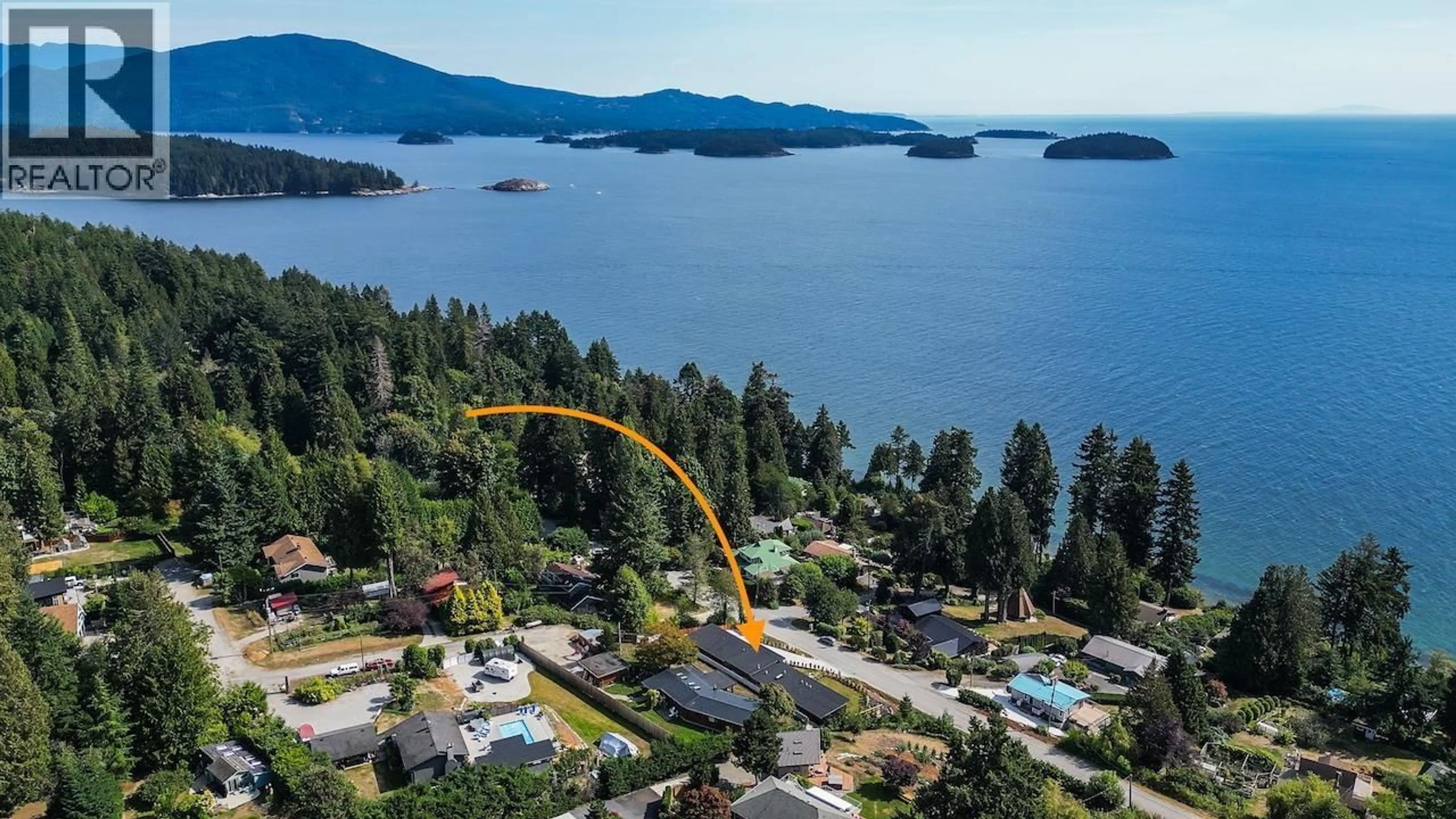A pic from outside/outdoor area/front of a property/back of a property/a pic from drone, water/lake/river/ocean view for 980 GOWER POINT ROAD, Gibsons British Columbia V0N1V3