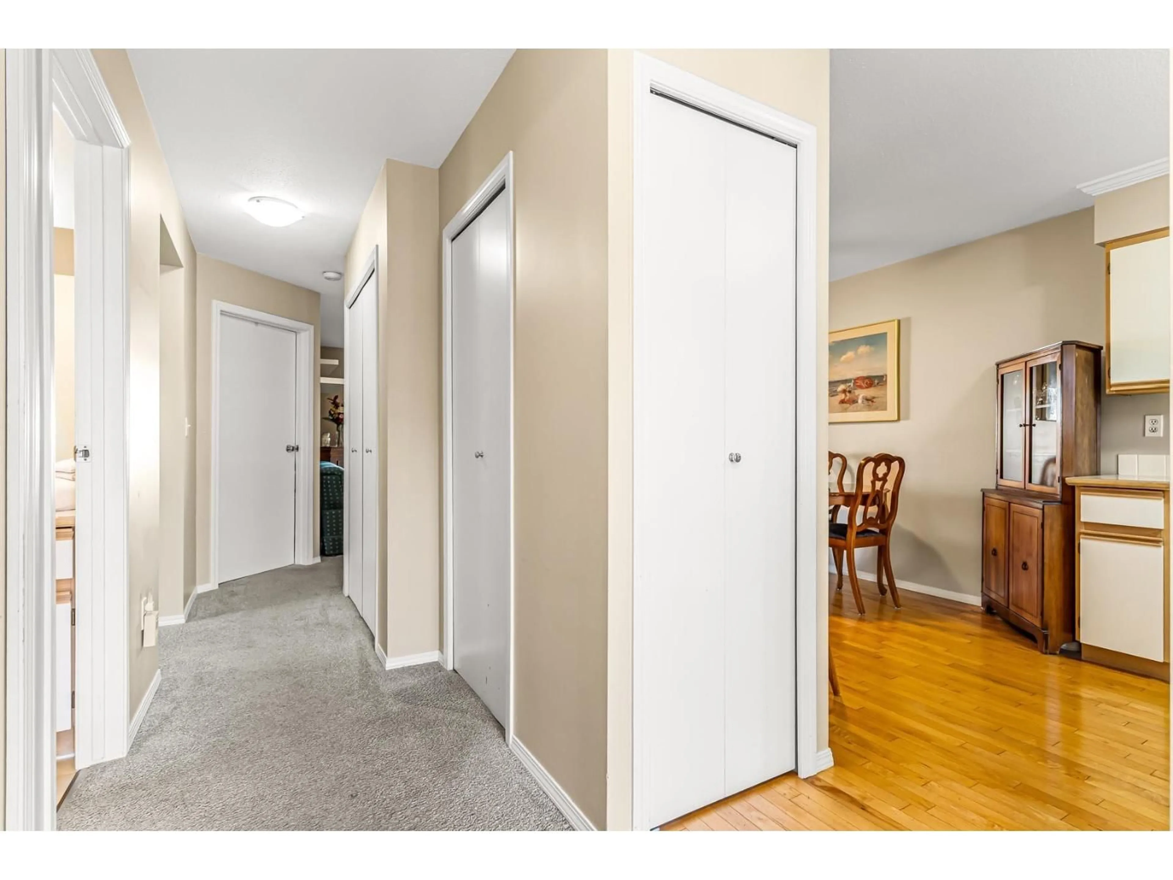 Indoor entryway for 35 - 45435 KNIGHT ROAD, Chilliwack British Columbia V2R3E8