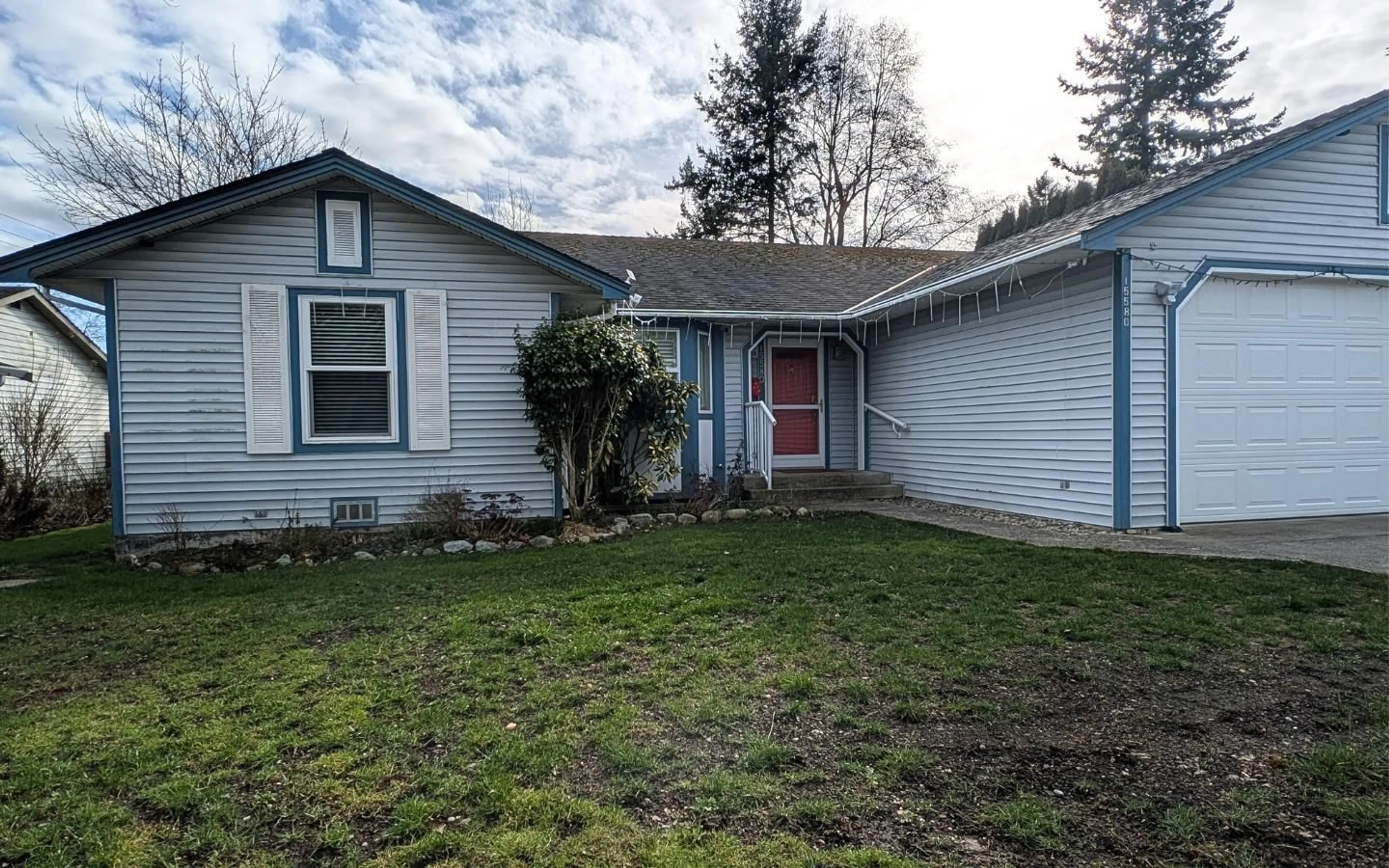 Home with vinyl exterior material, street for 15580 20, Surrey British Columbia V4A2A5