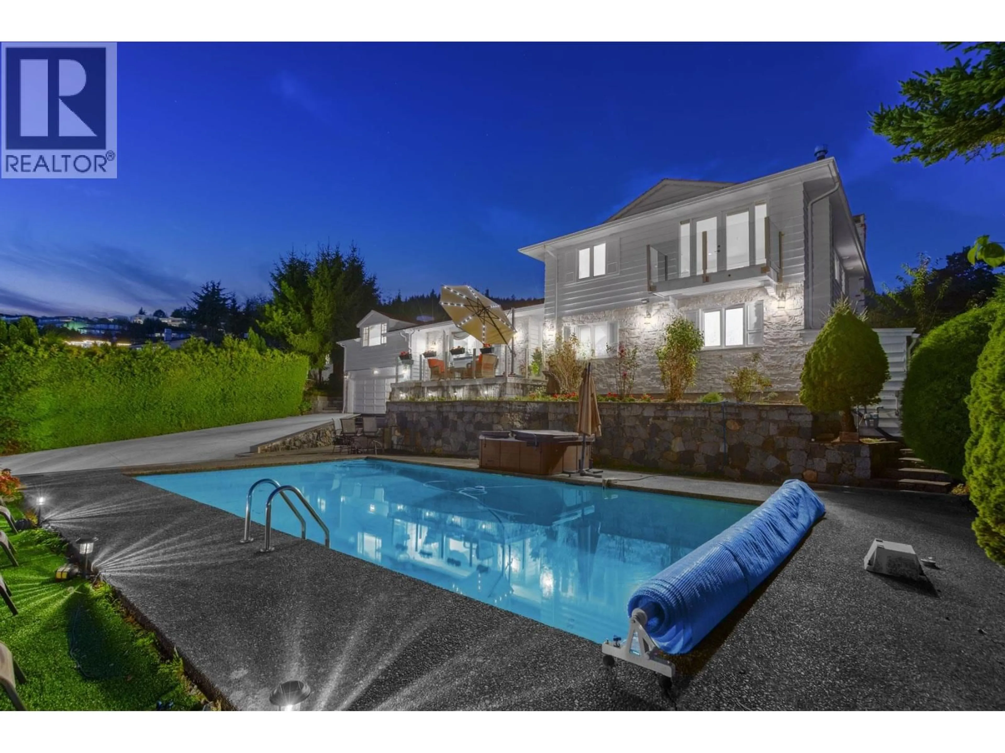 Pool for 1391 CHARTWELL DRIVE, West Vancouver British Columbia V7S2R6
