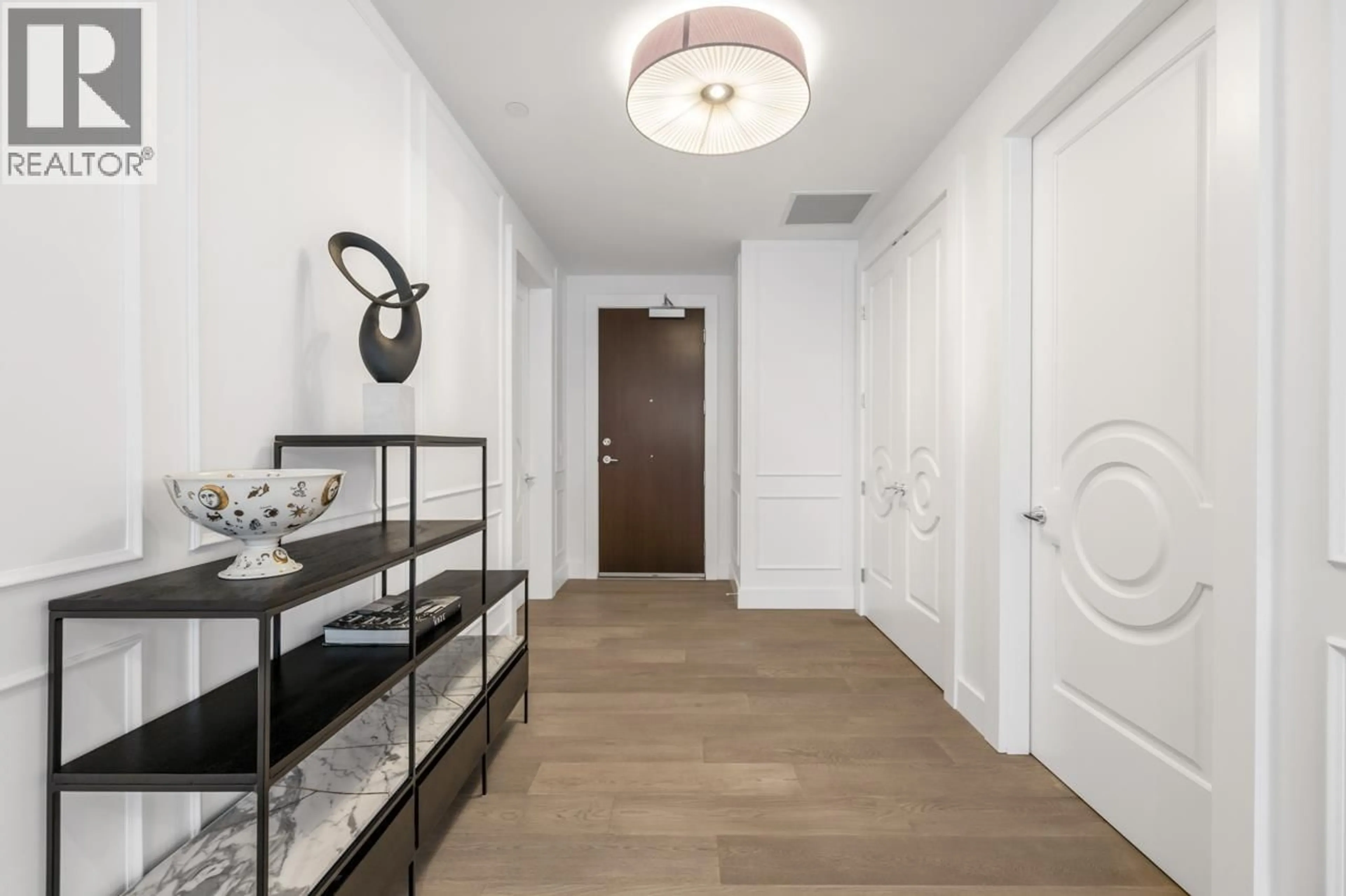 Indoor entryway for 204 - 1009 LAURIER AVENUE, Vancouver British Columbia V6H1Y2