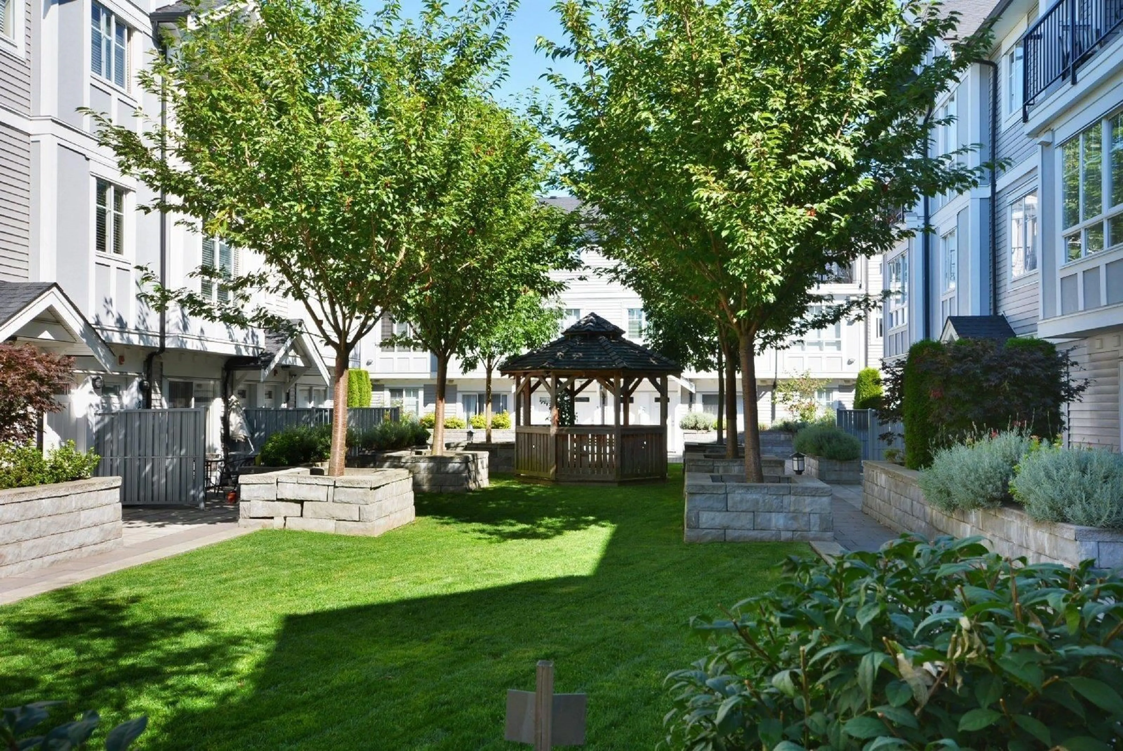 Patio, street for 31 - 13239 OLD YALE, Surrey British Columbia V3T3C5