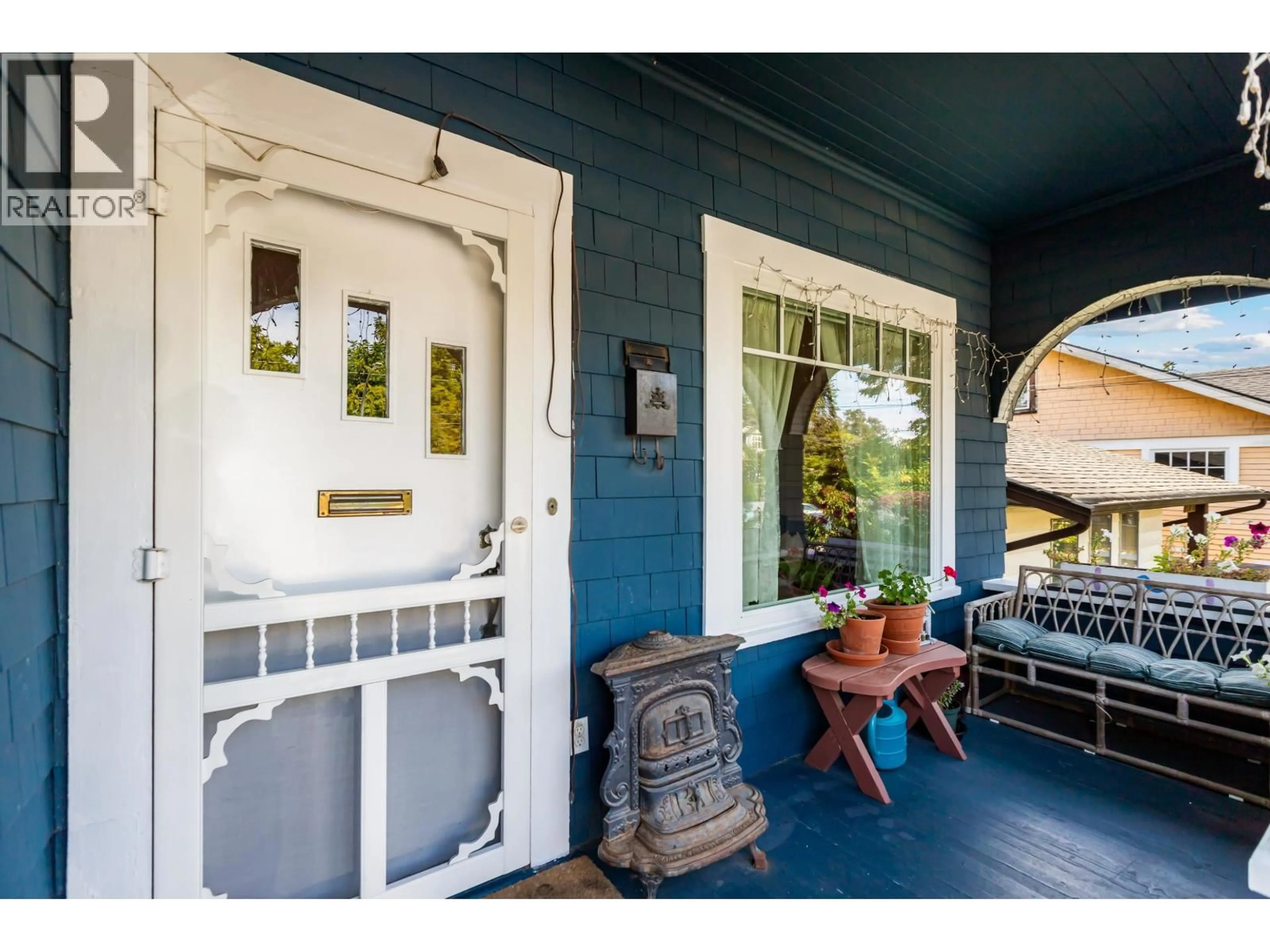 Indoor entryway for 1972 FRASER AVENUE, Port Coquitlam British Columbia V3B1N3