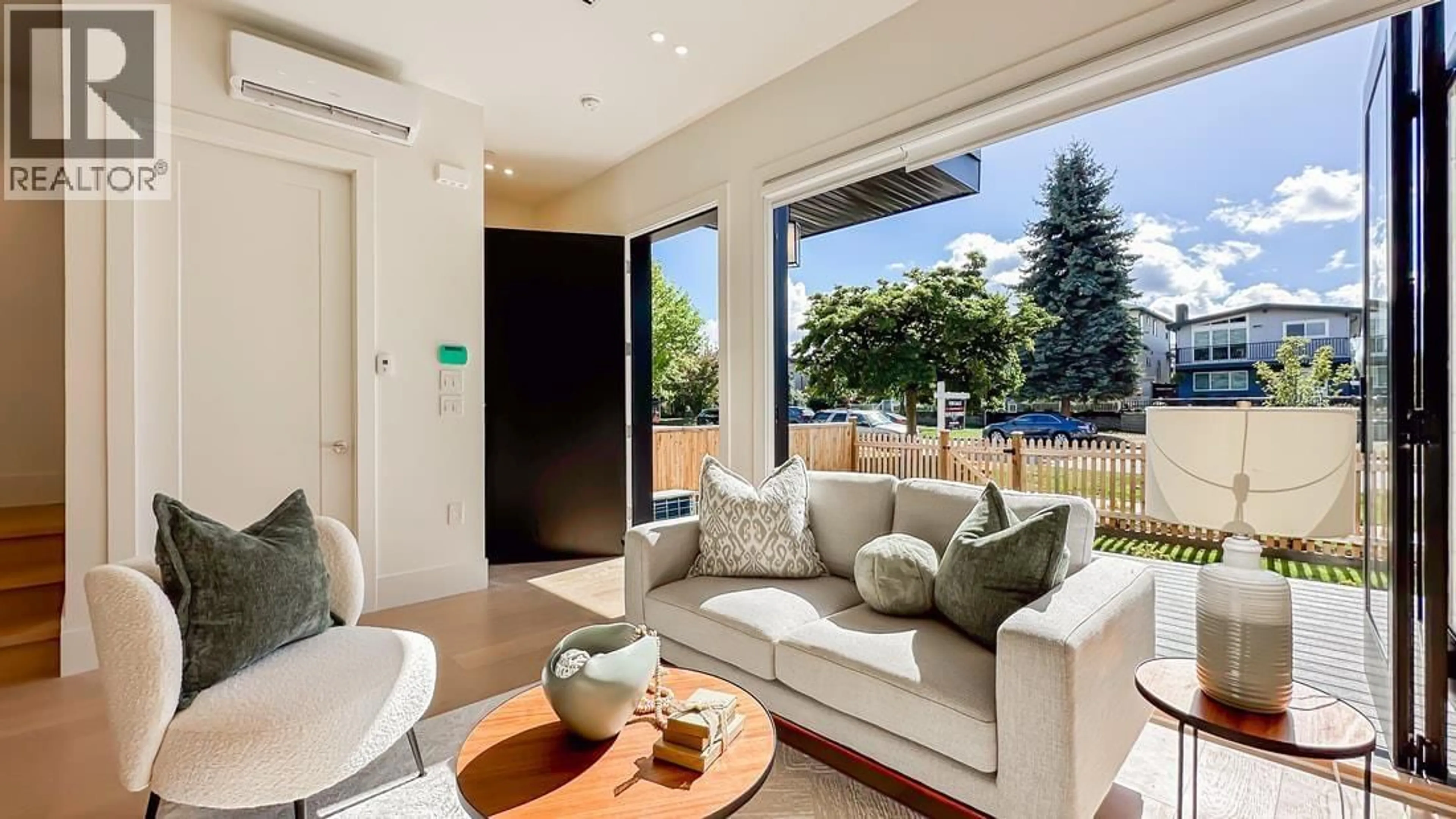 Living room with furniture, unknown for 2919 CHARLES STREET, Vancouver British Columbia V5K3B1
