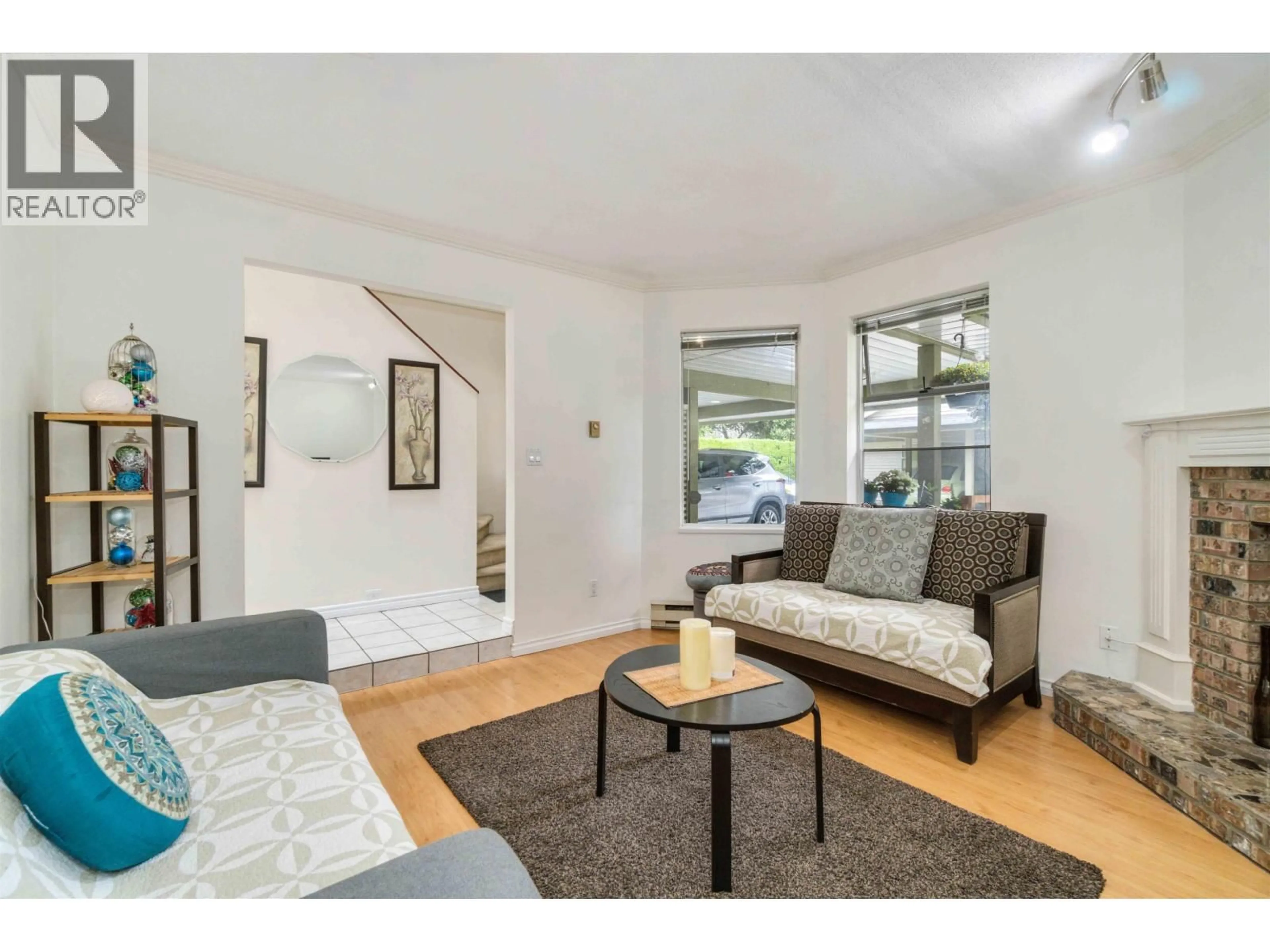Living room with furniture, unknown for 4 - 7131 GARDEN CITY ROAD, Richmond British Columbia V6Y3M8