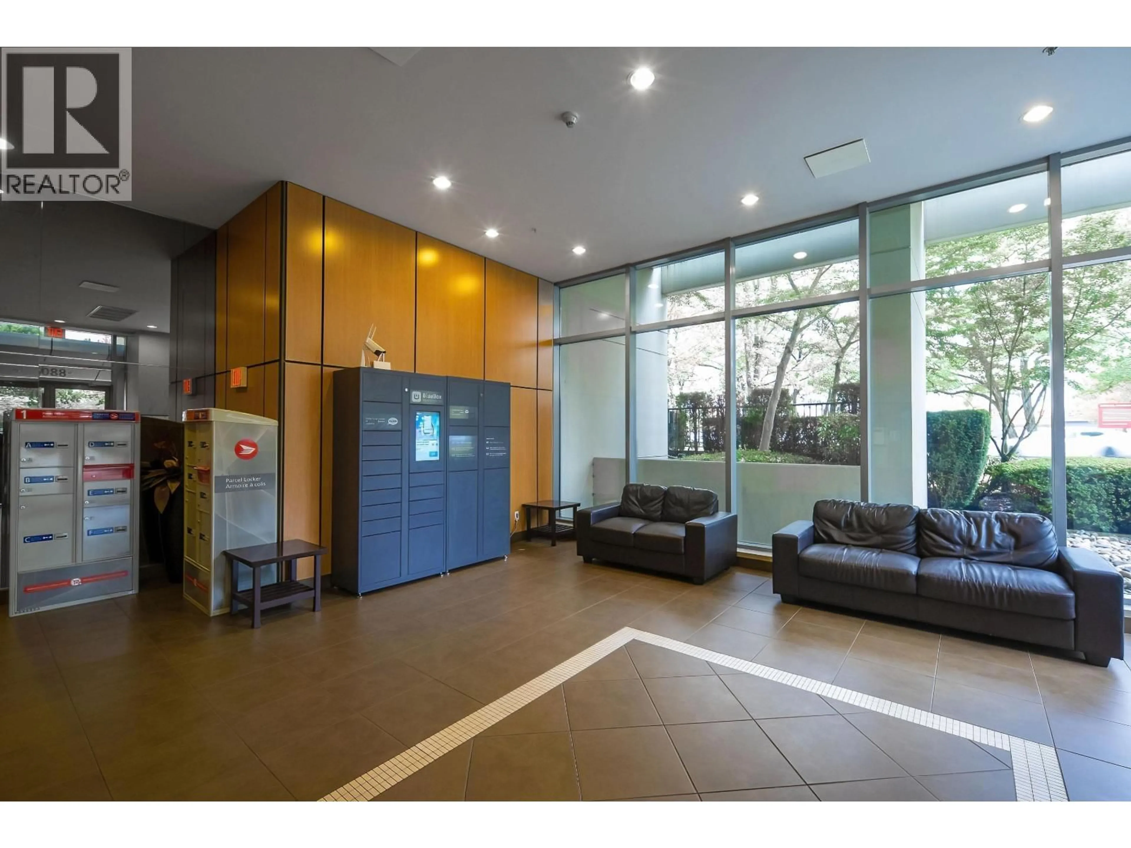 Indoor foyer for 1801 - 5088 KWANTLEN STREET, Richmond British Columbia V6X4K5