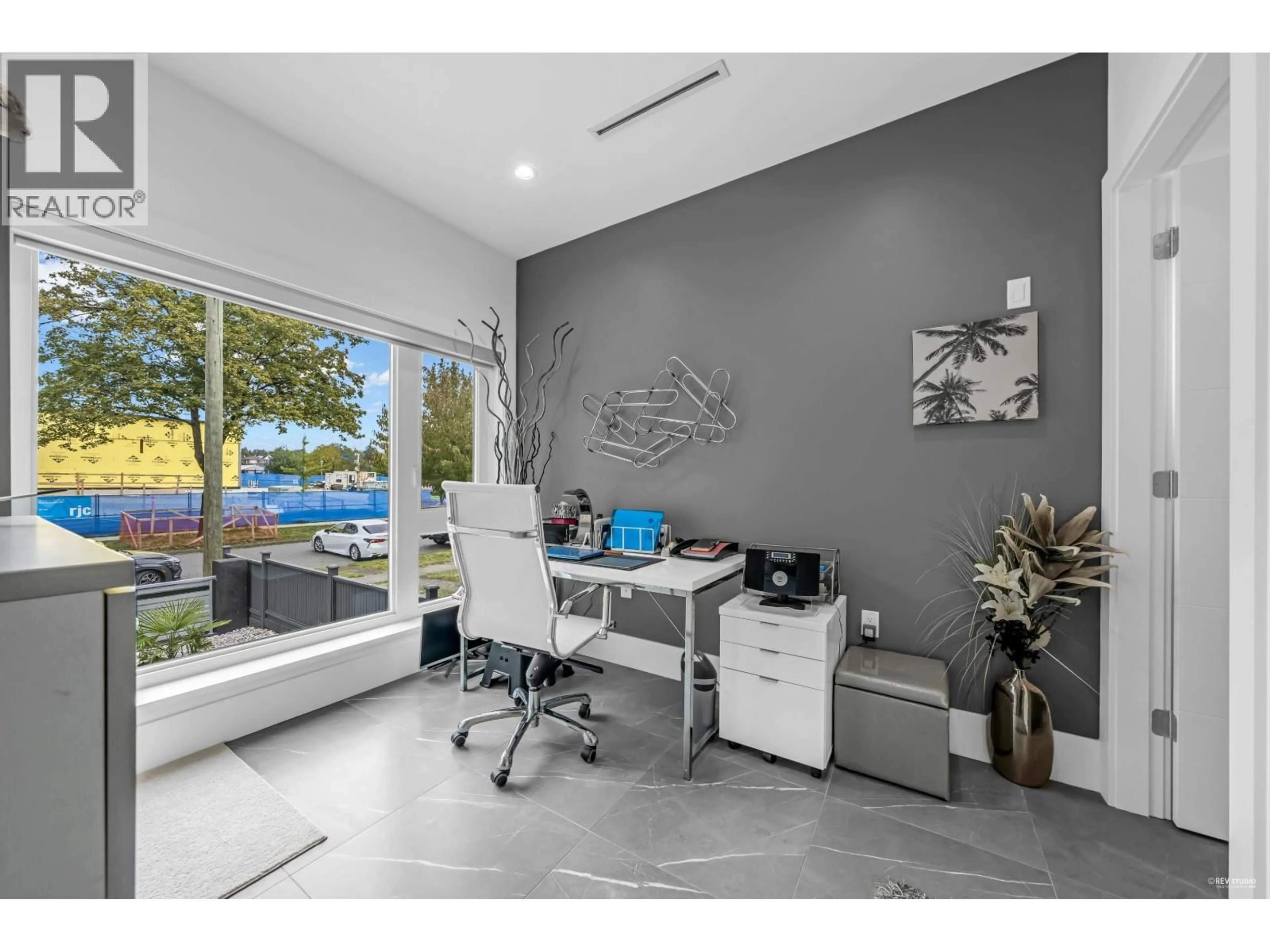 A pic of a room for 250 53RD AVENUE, Vancouver British Columbia V5X1H9