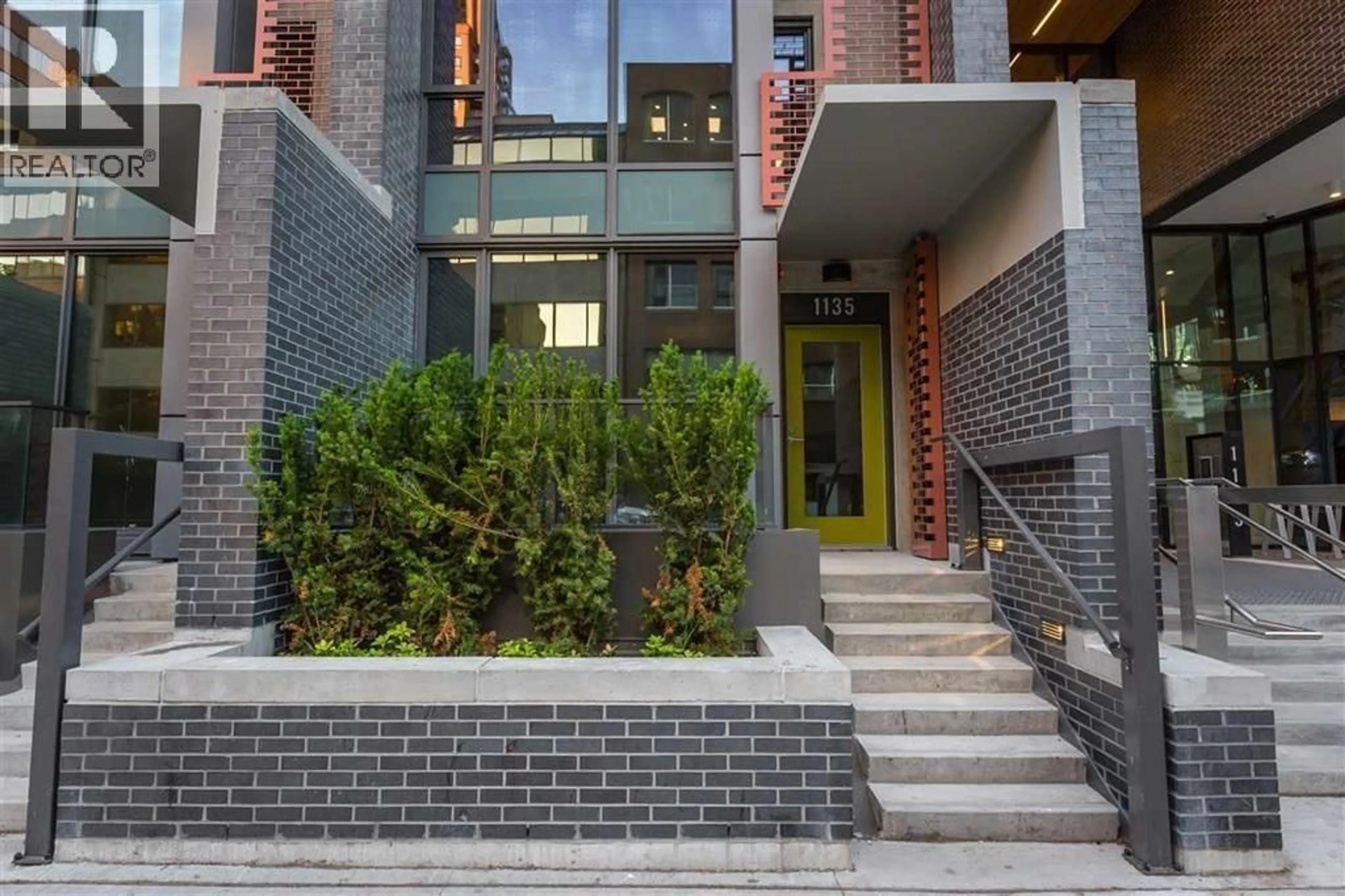 Home with brick exterior material, building for 1135 HORNBY STREET, Vancouver British Columbia V6Z1W1