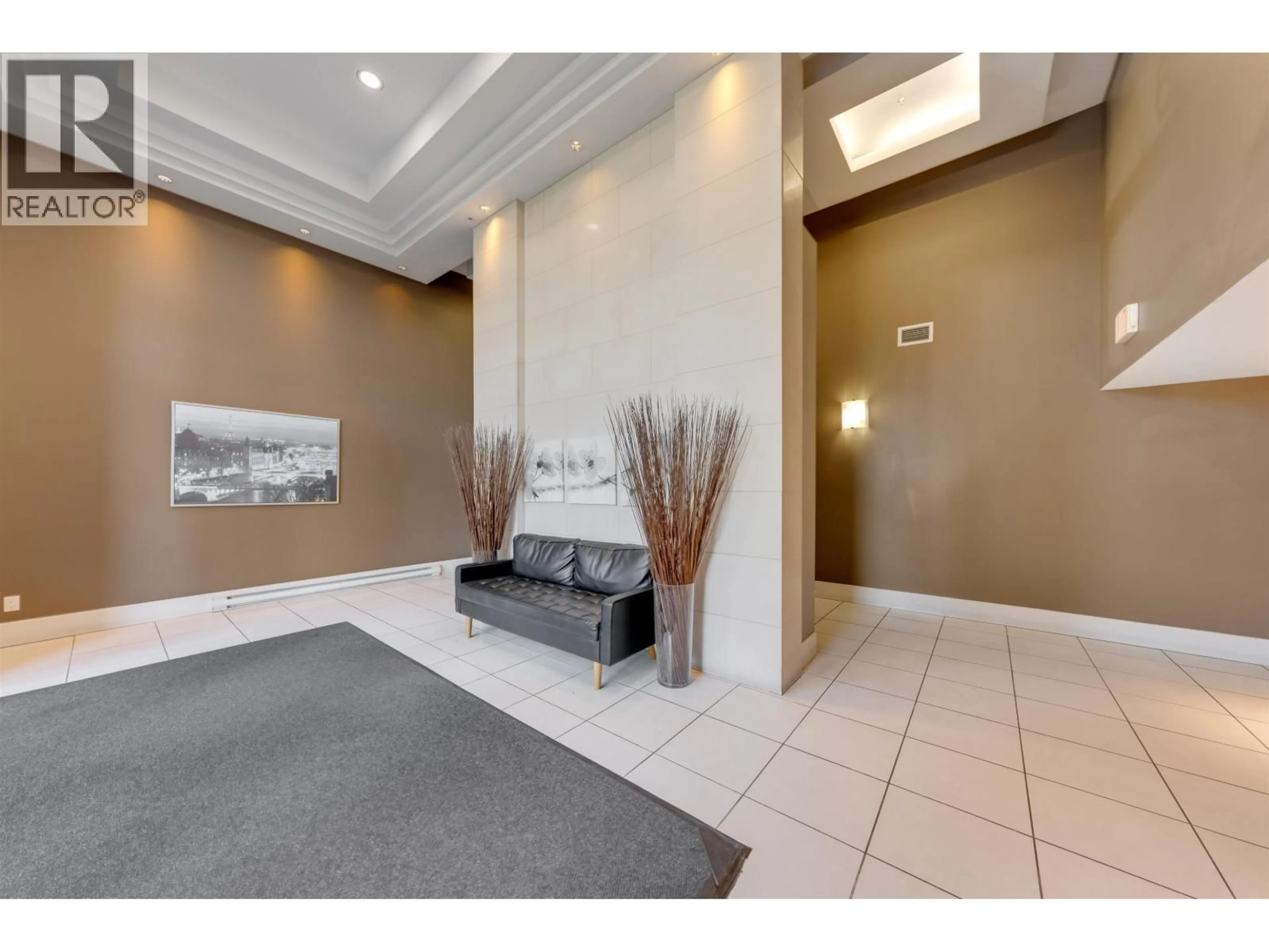 Indoor foyer for 1201 - 6333 KATSURA STREET, Richmond British Columbia V6Y4L9