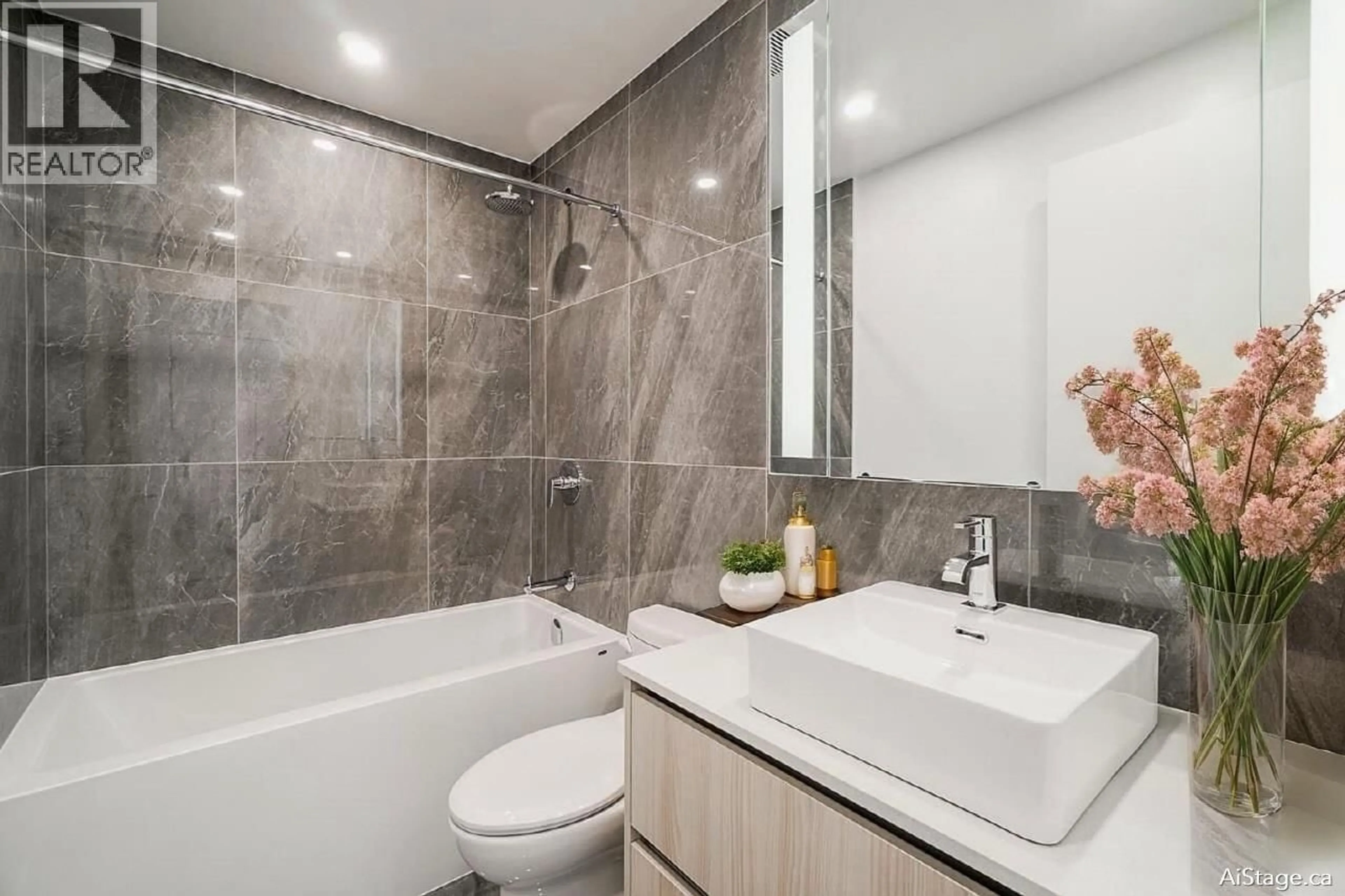 Standard bathroom, ceramic/tile floor for 2408 - 5333 GORING STREET, Burnaby British Columbia V5B0B6