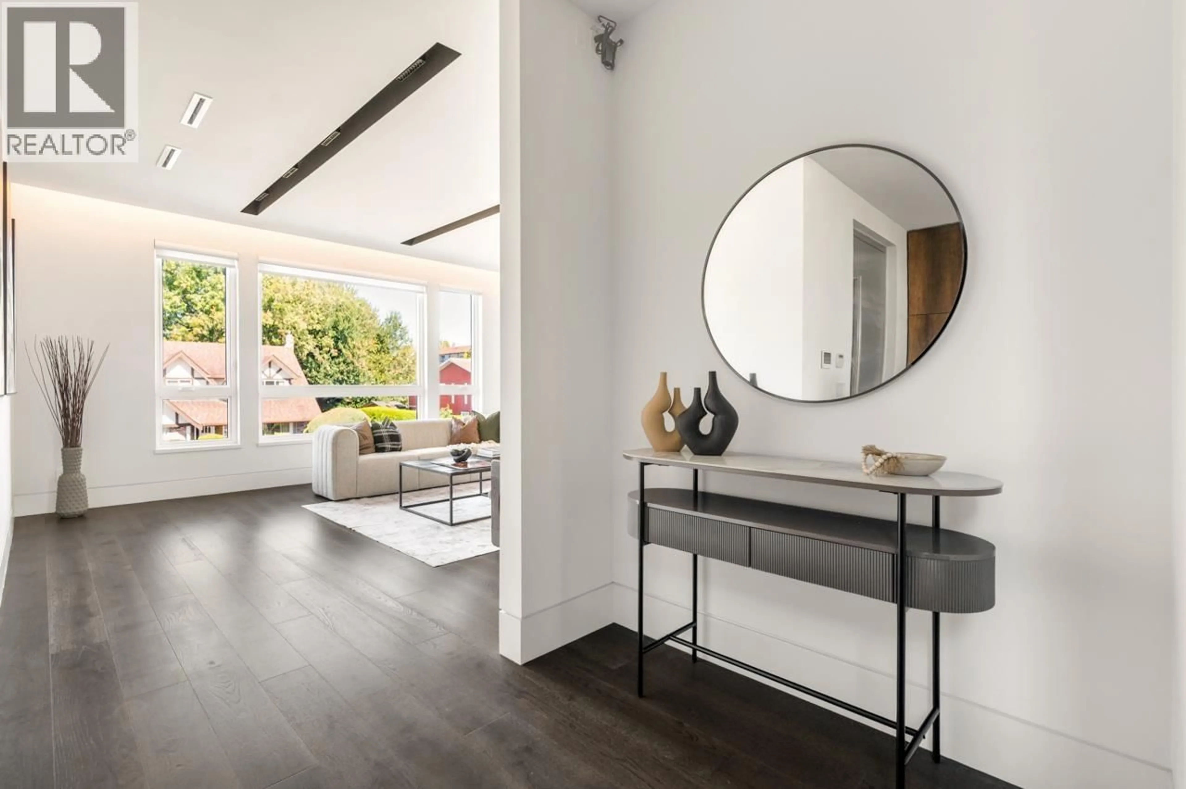 Indoor entryway for 4380 LANCELOT DRIVE, Richmond British Columbia V7C4S3