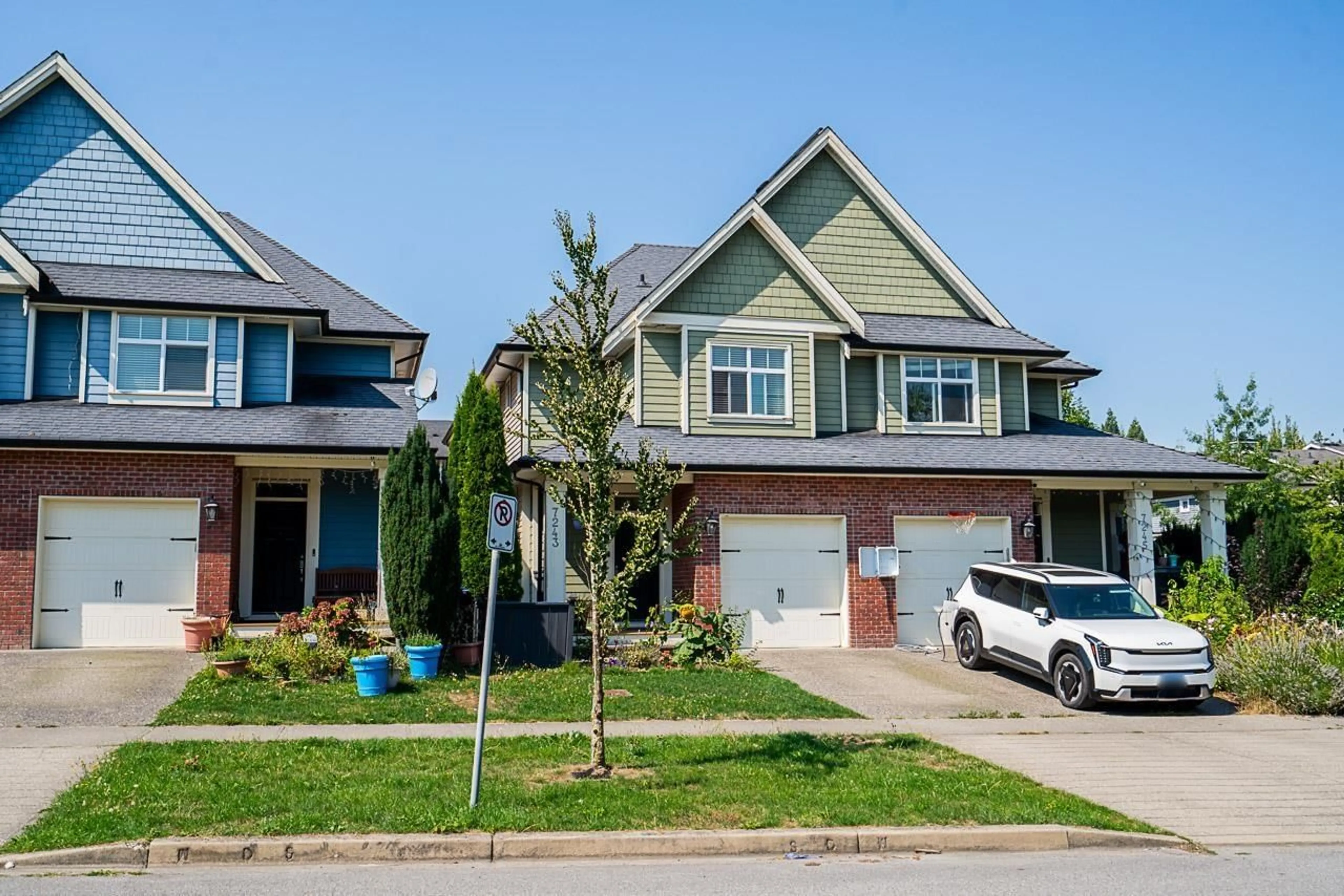 Home with brick exterior material, street for 7243 190, Surrey British Columbia V4N6E6