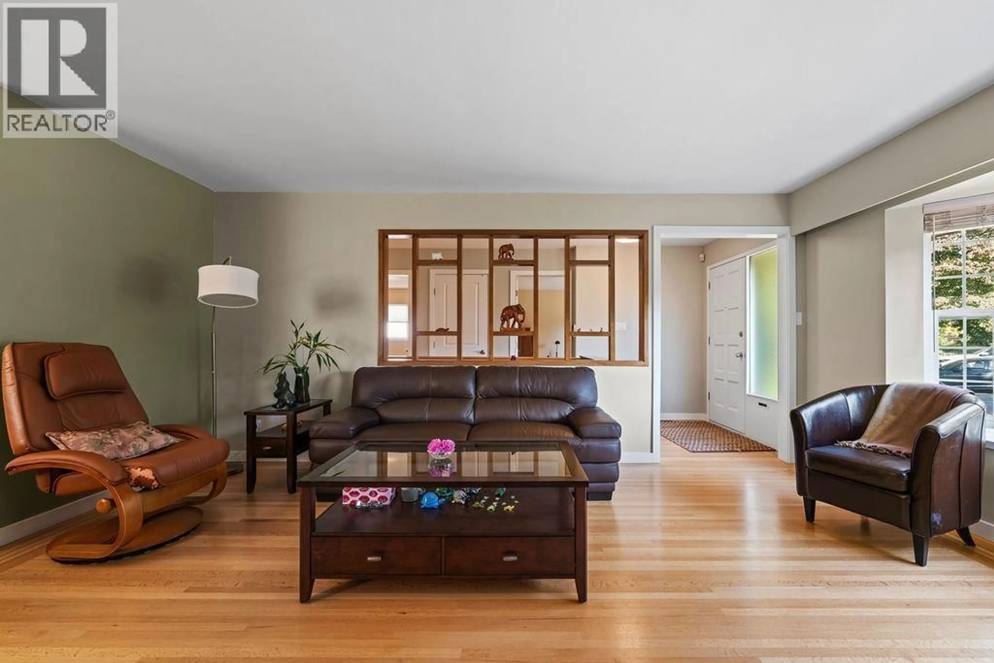 Living room with furniture, wood/laminate floor for 7292 SHAWNEE PLACE, Vancouver British Columbia V5S2Z1