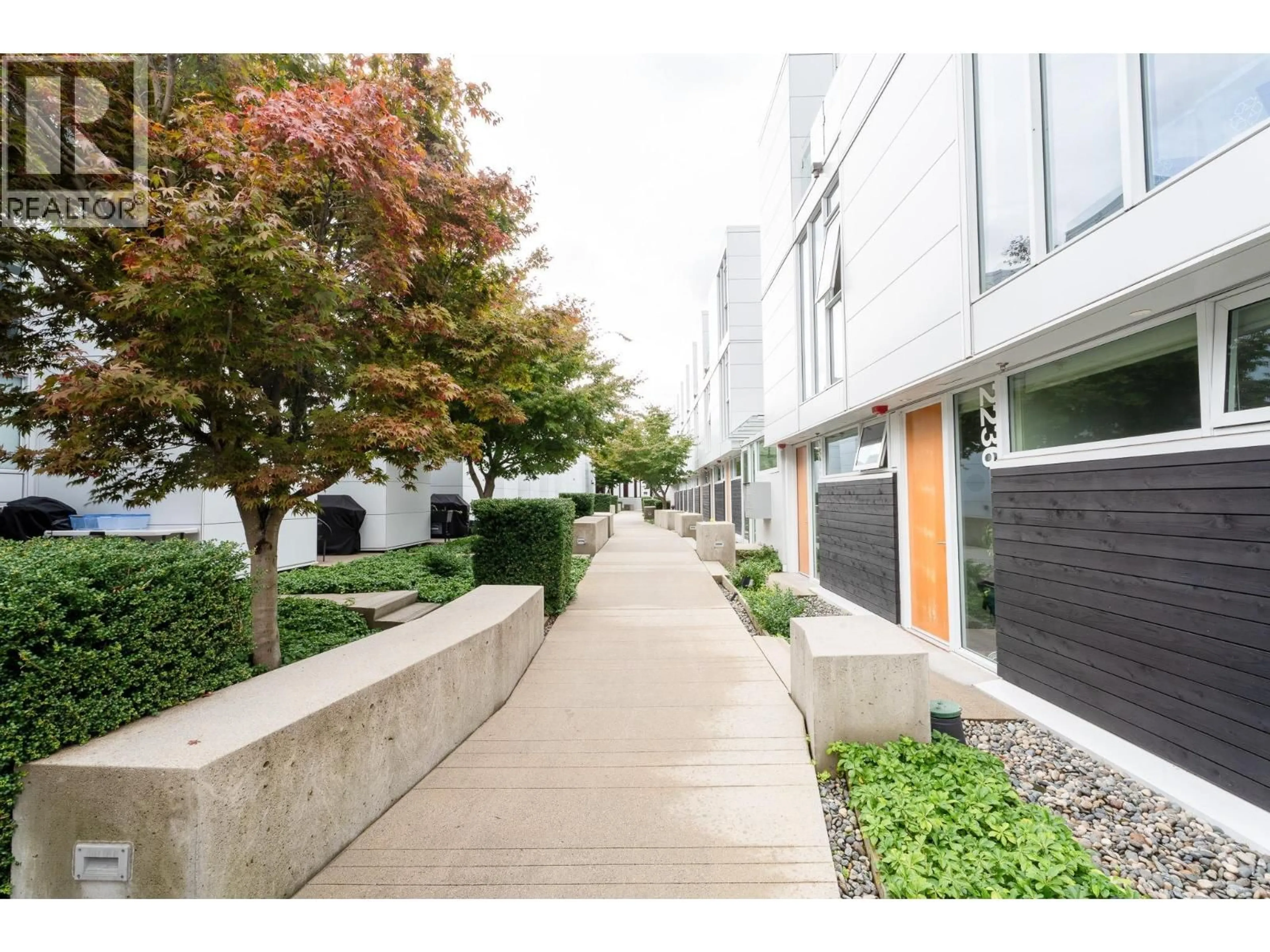 Patio, street for 2208 WILLOW STREET, Vancouver British Columbia V5Z0C8