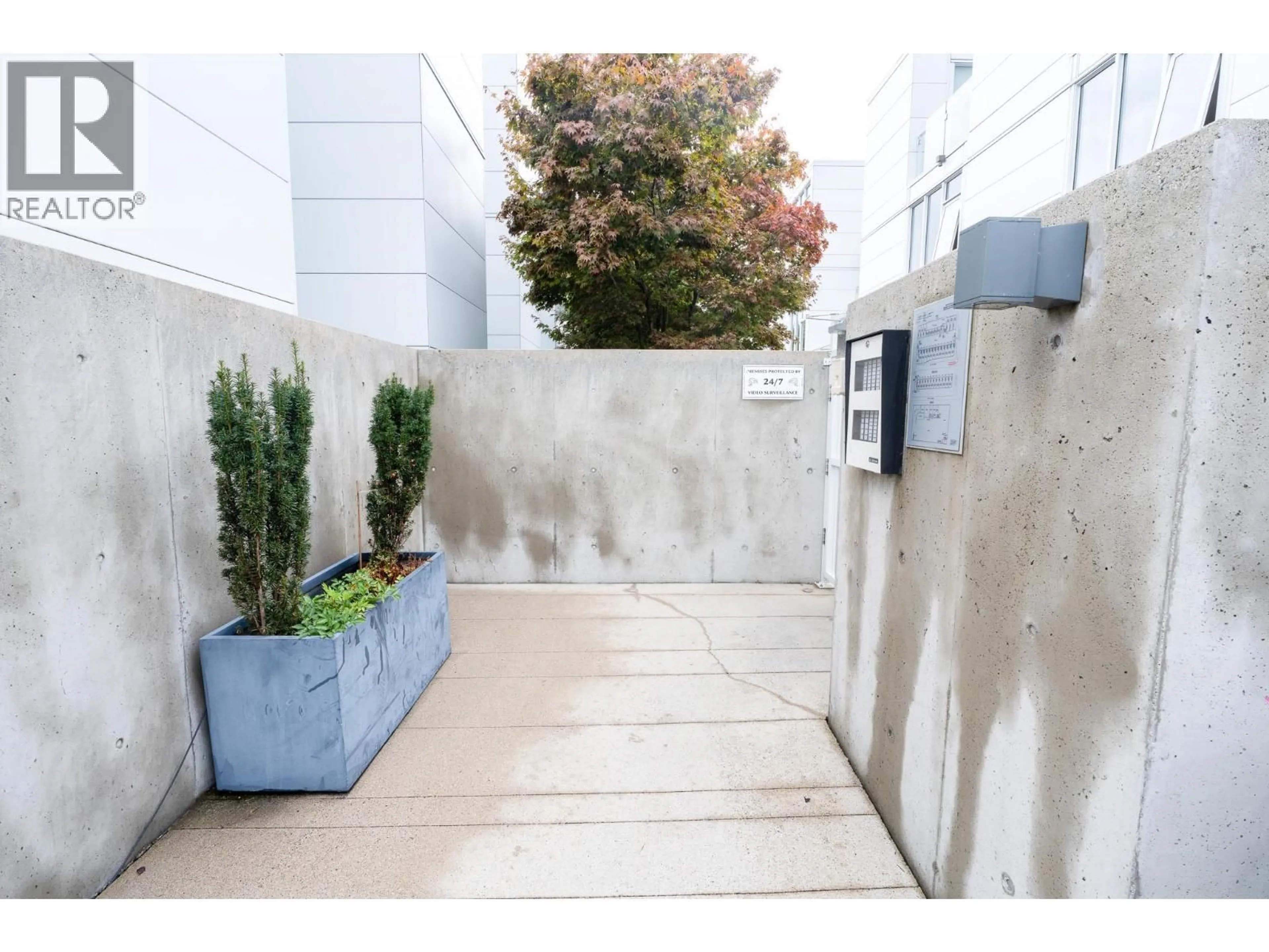 Patio, street for 2208 WILLOW STREET, Vancouver British Columbia V5Z0C8