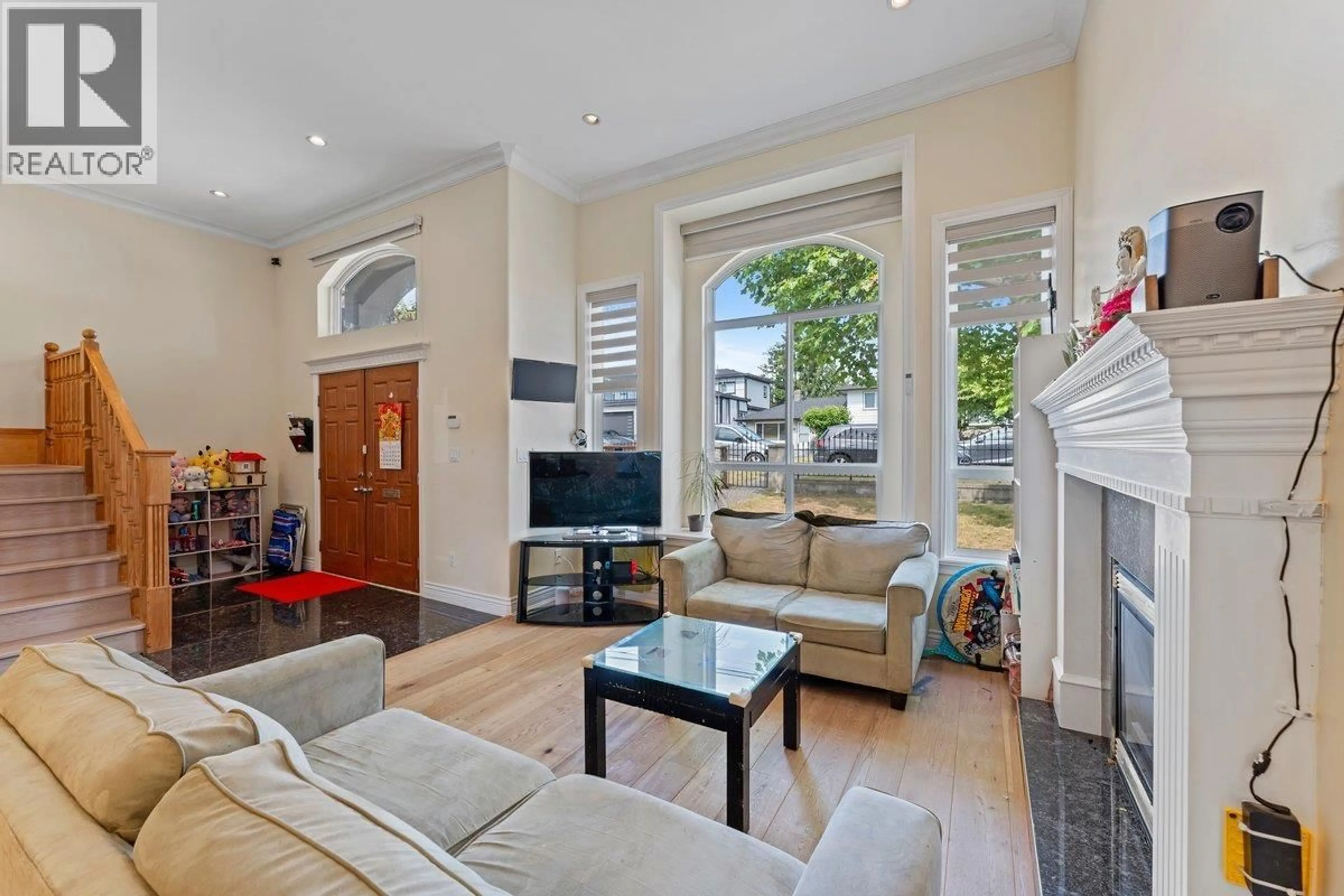 Living room with furniture, unknown for 7770 16TH STREET, Burnaby British Columbia V3N1P9