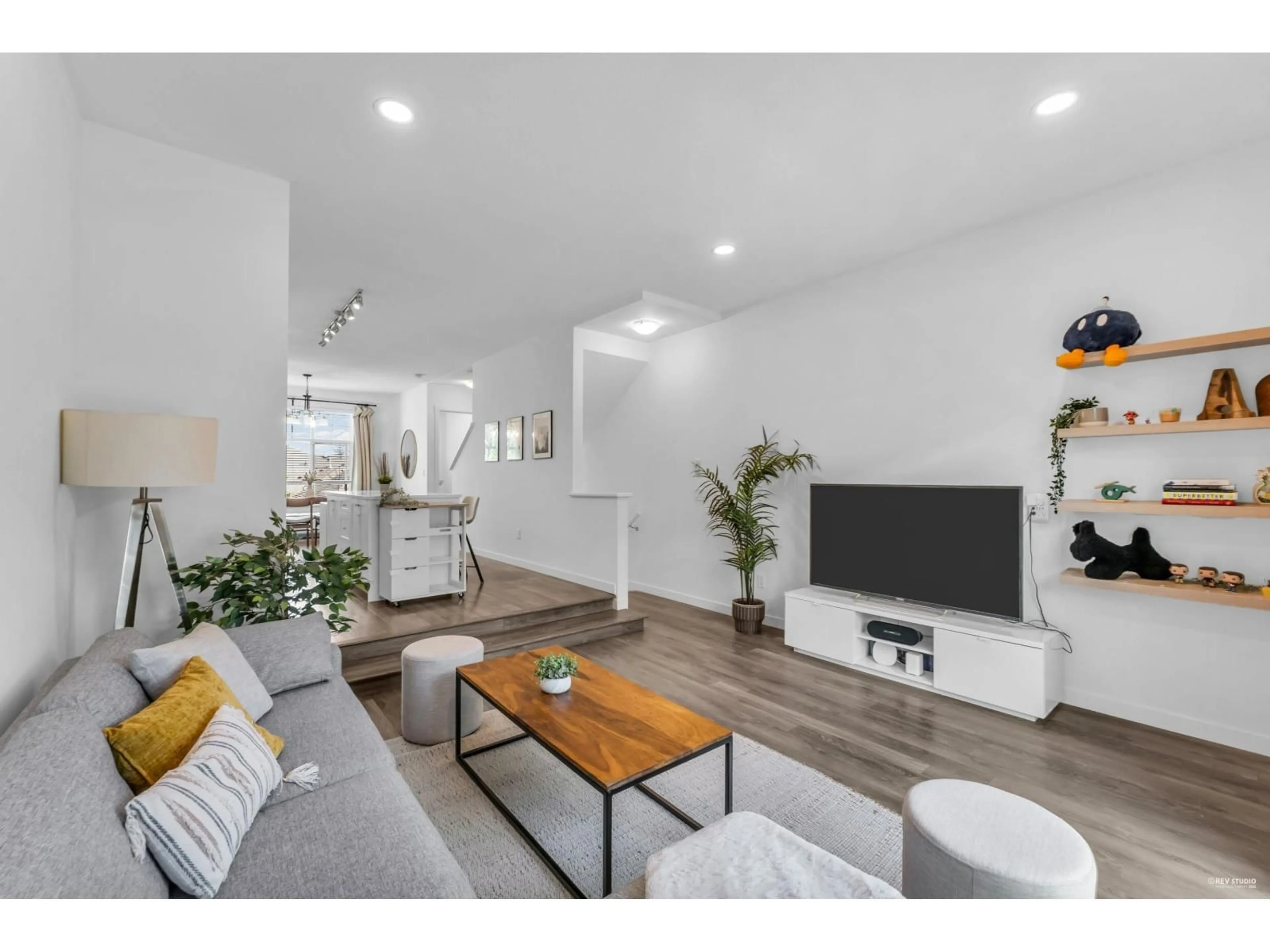 Living room with furniture, unknown for 118 - 15850 85, Surrey British Columbia V4N6W2