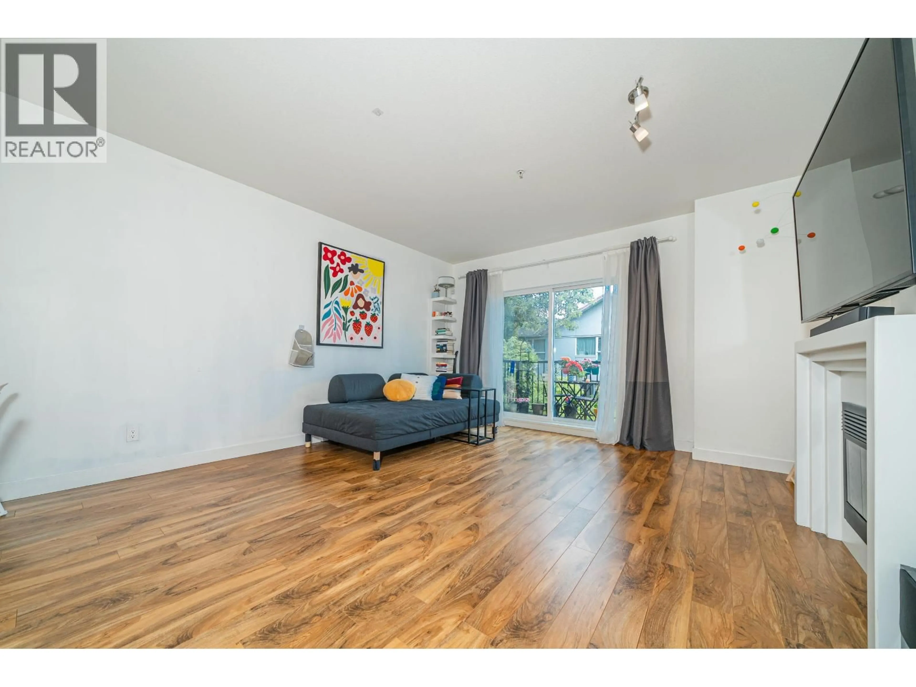 A pic of a room for 227 - 3888 NORFOLK STREET, Burnaby British Columbia V5G1E5
