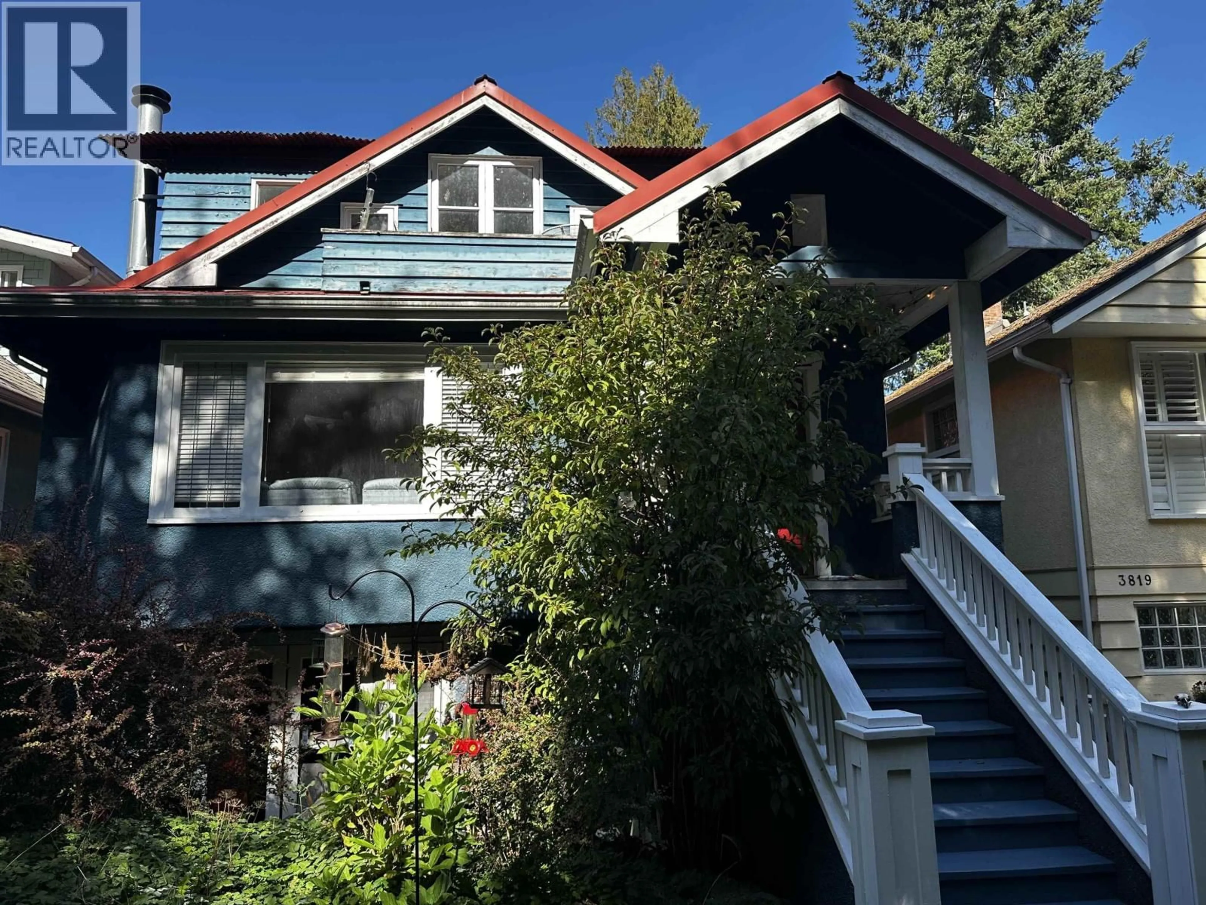 Home with vinyl exterior material, street for 3825 31ST AVENUE, Vancouver British Columbia V6S1Y2