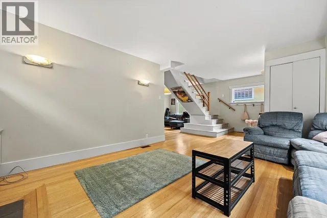3825 31ST AVENUE, Vancouver 4