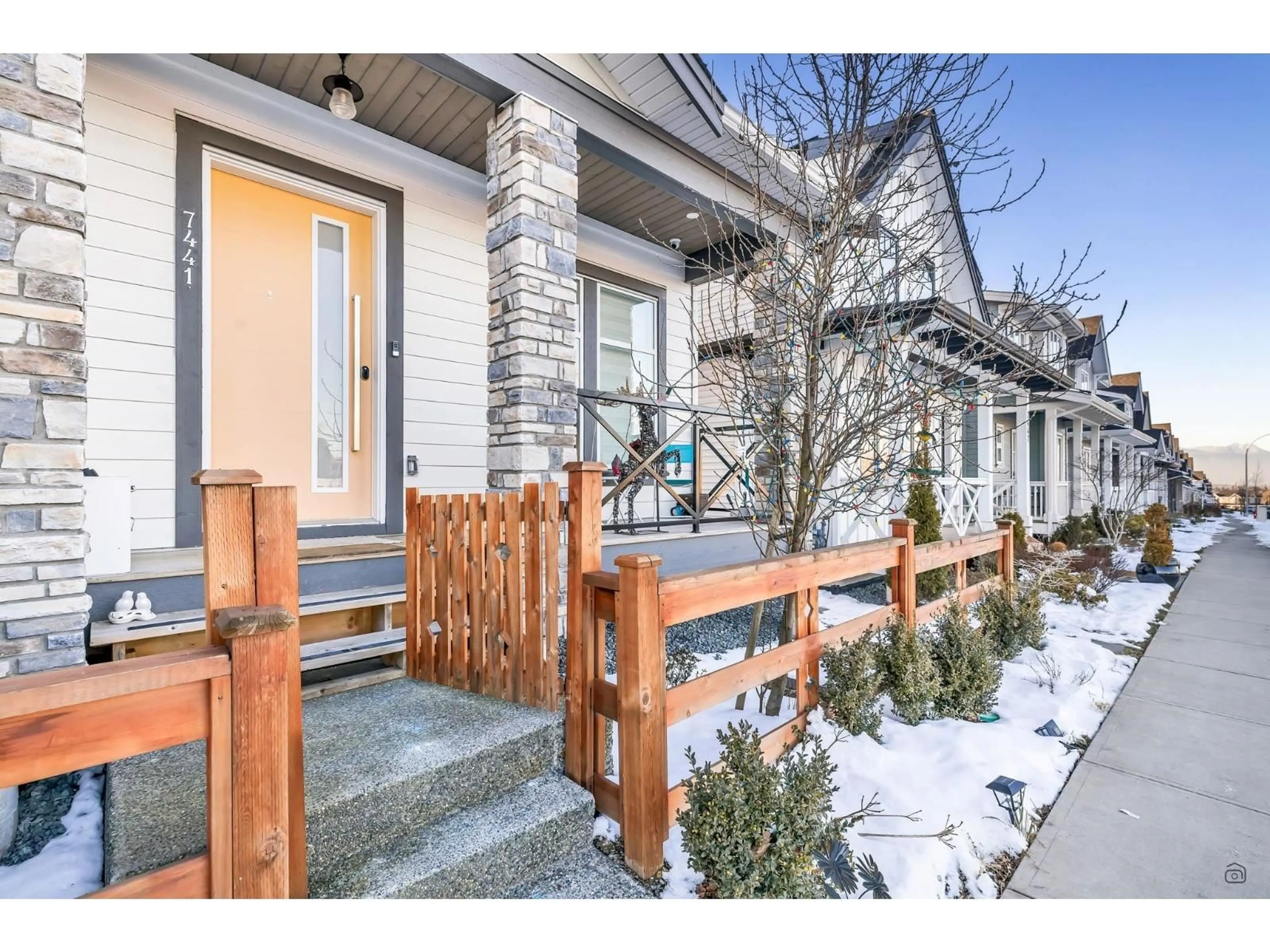 Indoor entryway for 7441 197, Langley British Columbia V2Y3R6