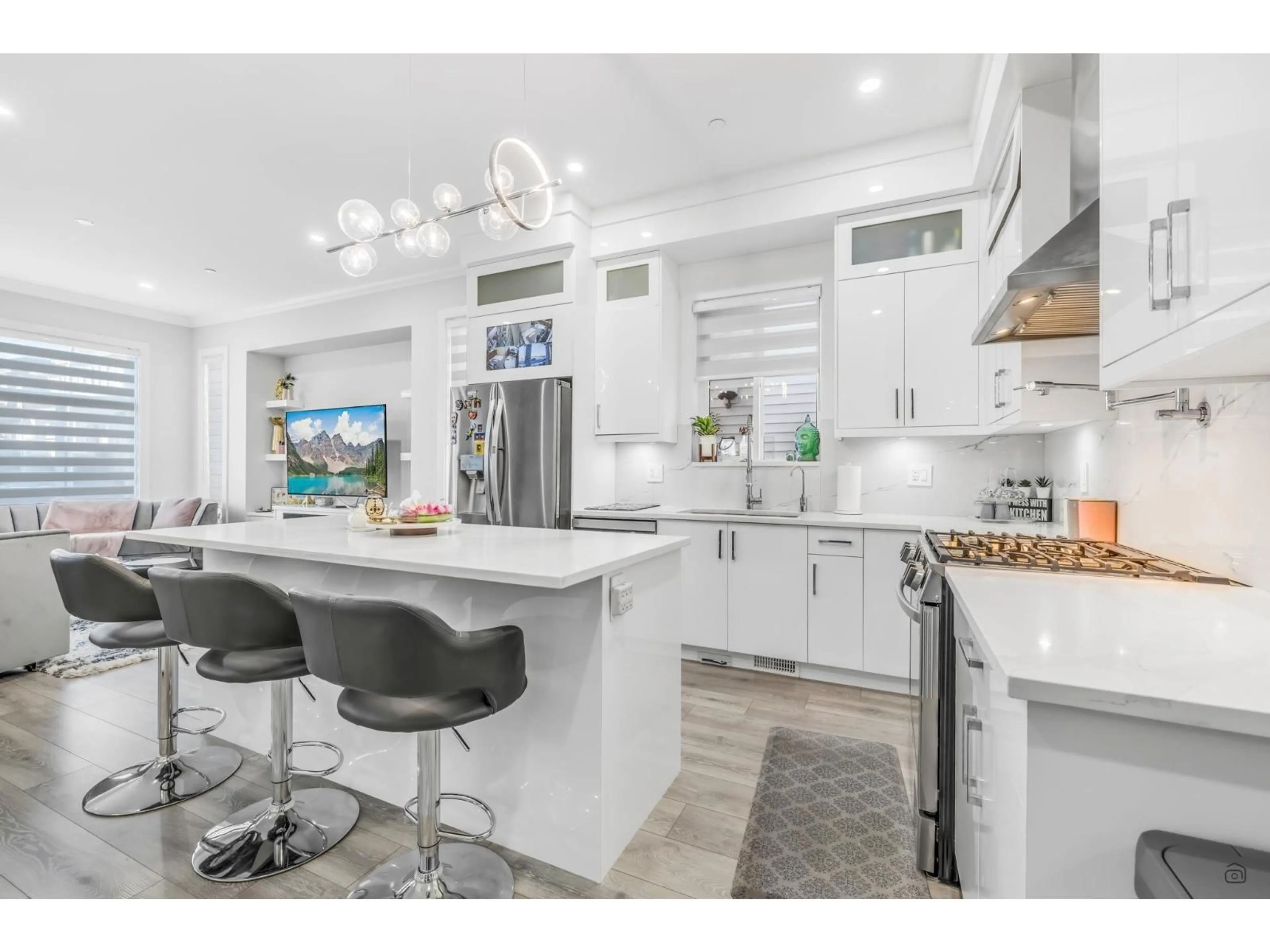 Open concept kitchen, ceramic/tile floor for 7441 197, Langley British Columbia V2Y3R6