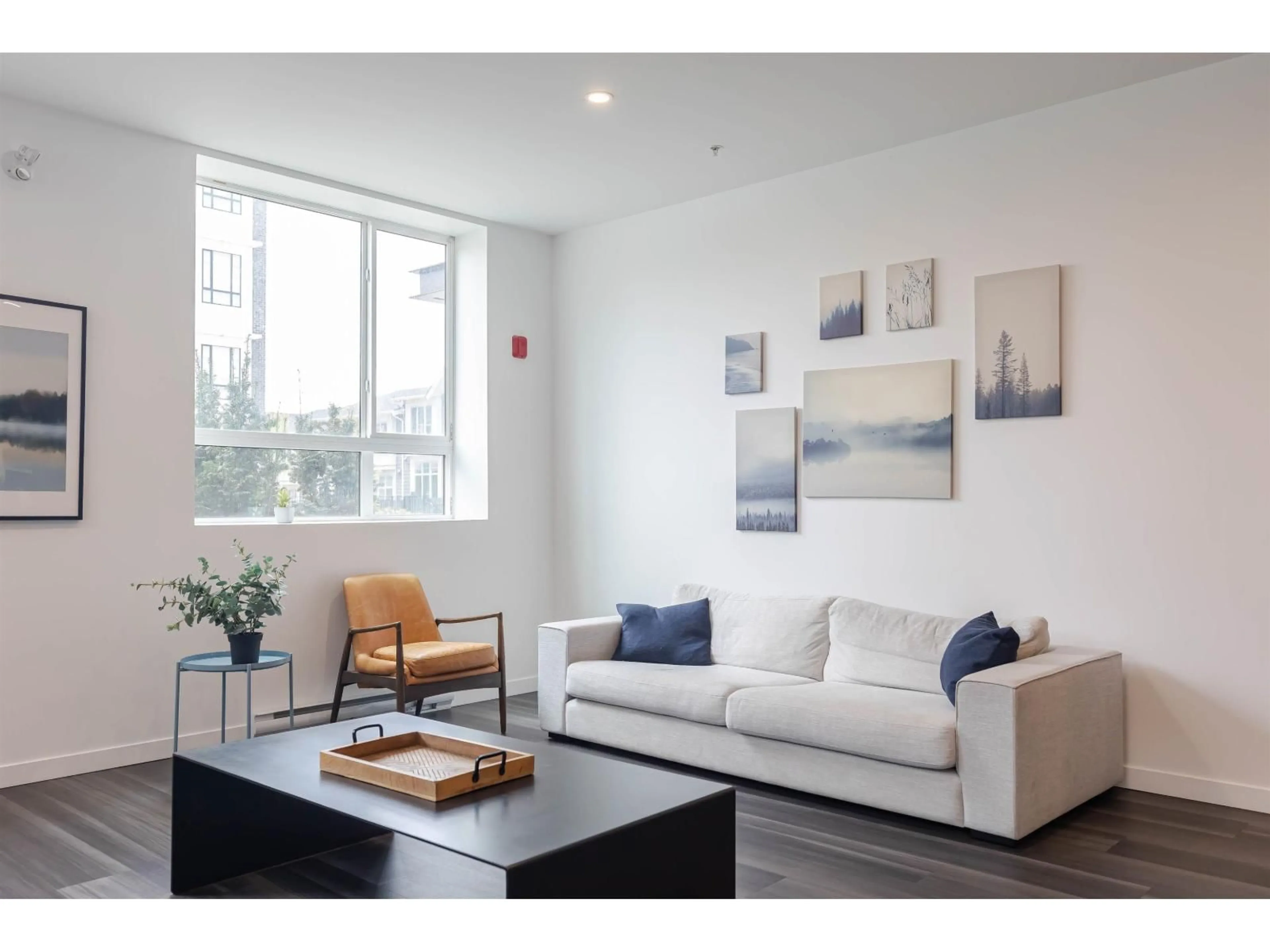 Living room with furniture, unknown for 317 - 13628 81A, Surrey British Columbia V3W3E2