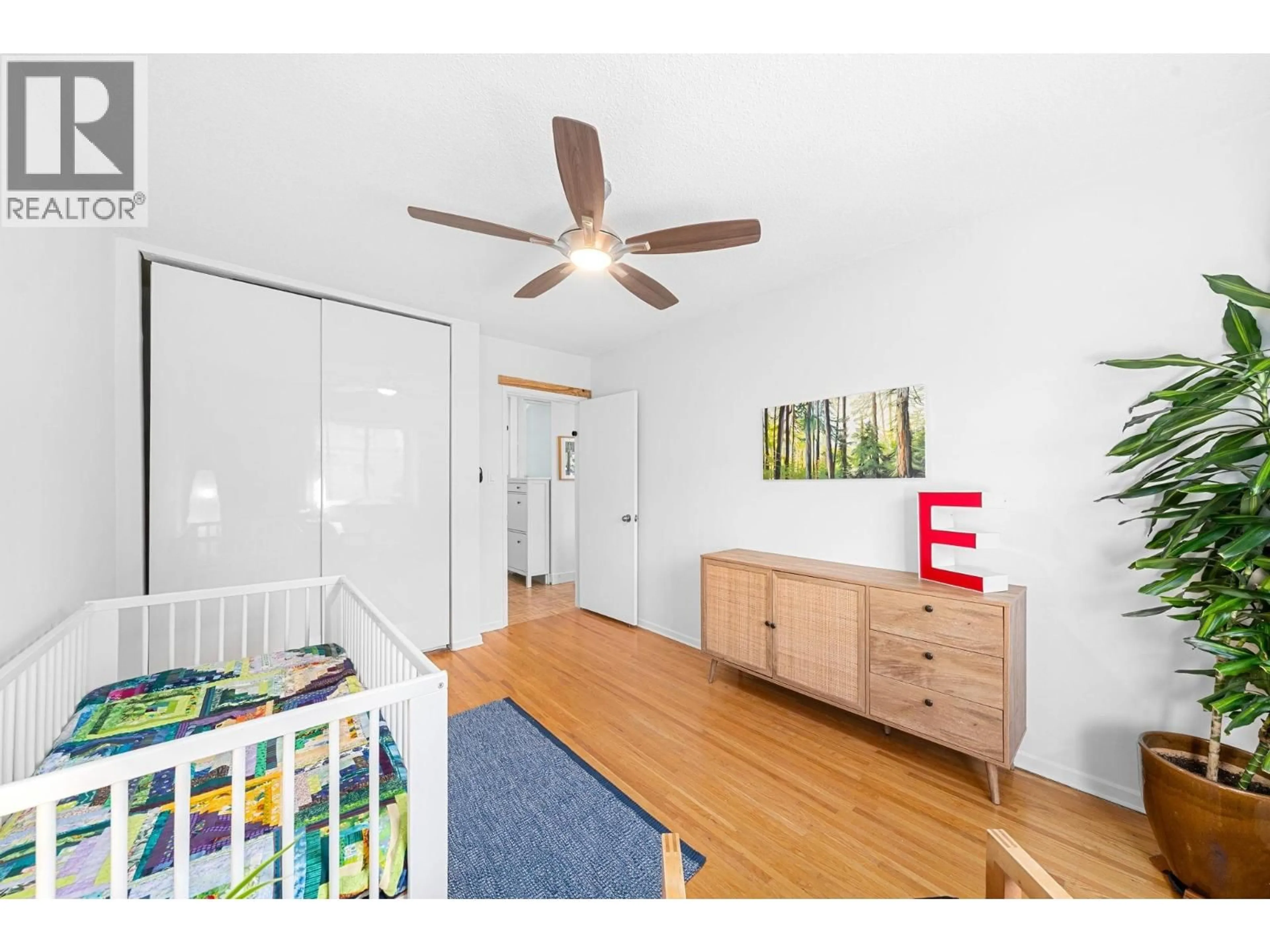 Unknown for 301 - 3680 OAK STREET, Vancouver British Columbia V6H2M2