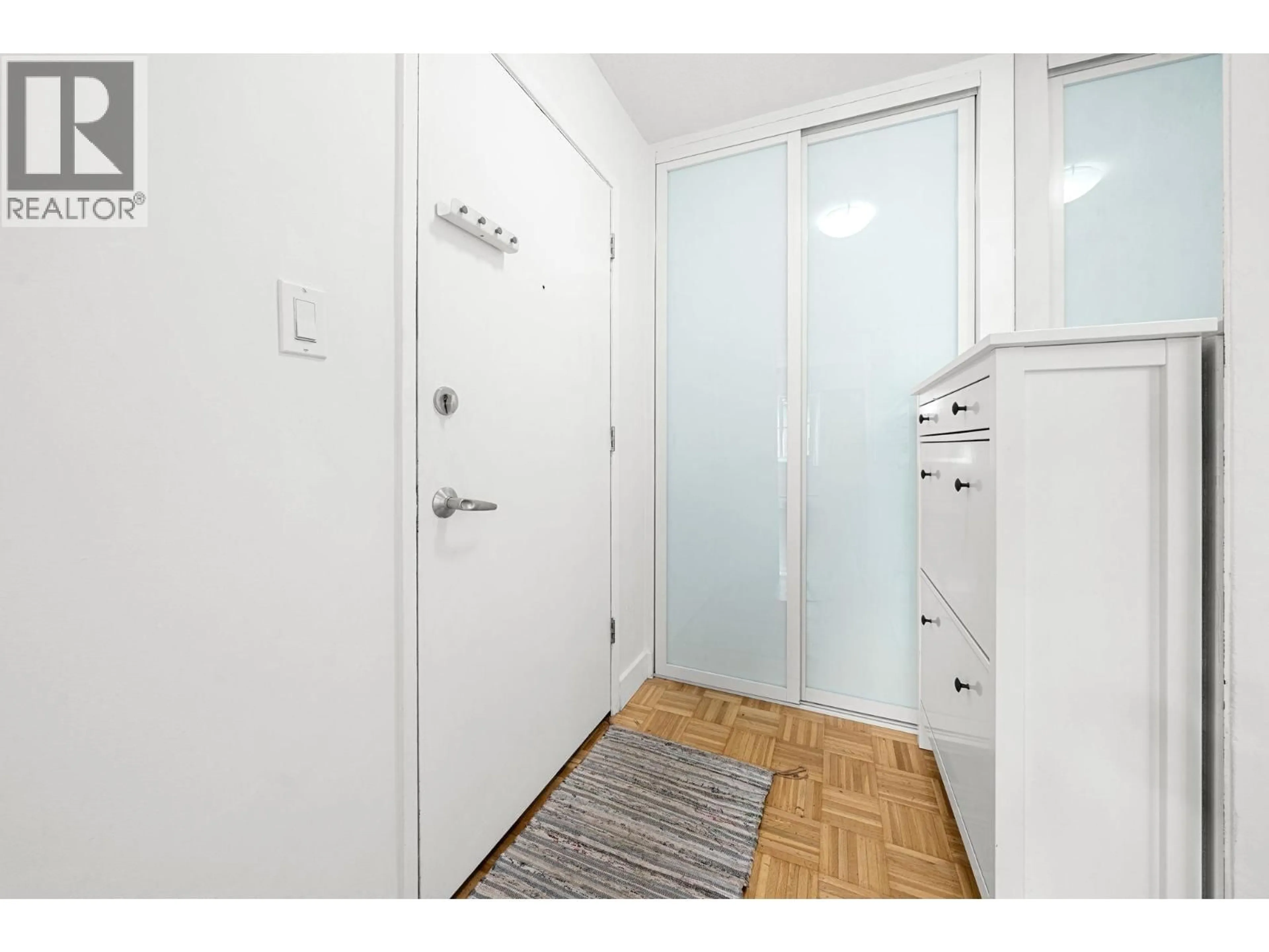 Indoor entryway for 301 - 3680 OAK STREET, Vancouver British Columbia V6H2M2