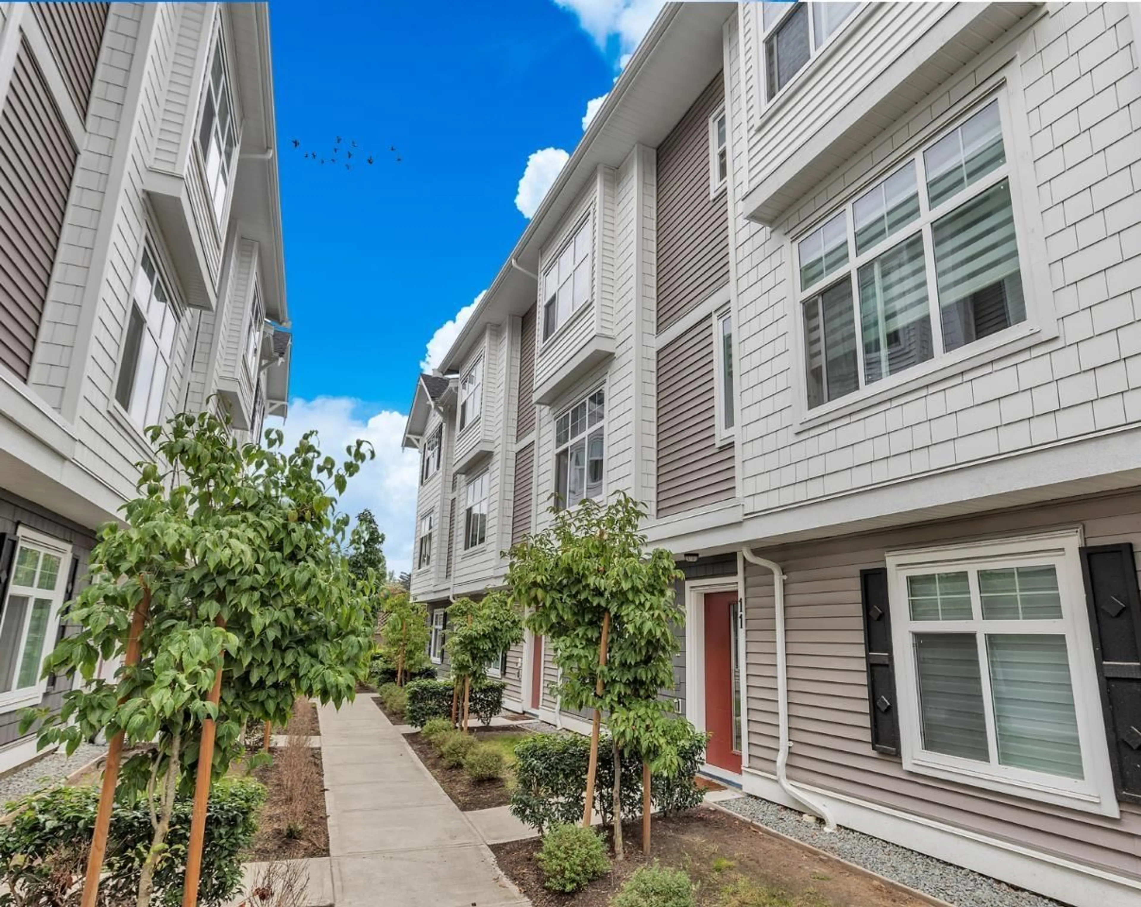 Home with vinyl exterior material, street for 11 - 2033 MCKENZIE, Abbotsford British Columbia V2S0M2