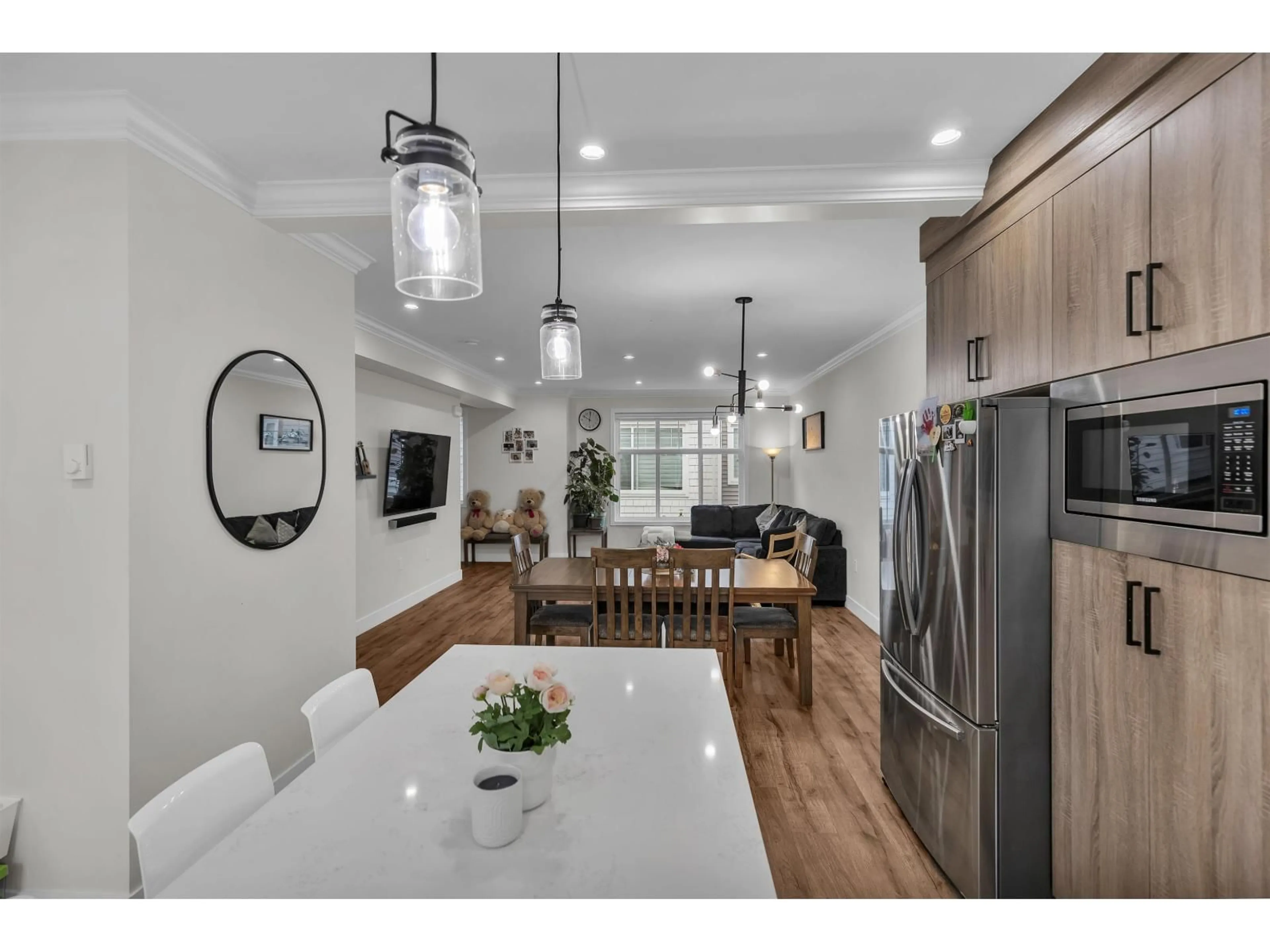 Open concept kitchen, unknown for 11 - 2033 MCKENZIE, Abbotsford British Columbia V2S0M2