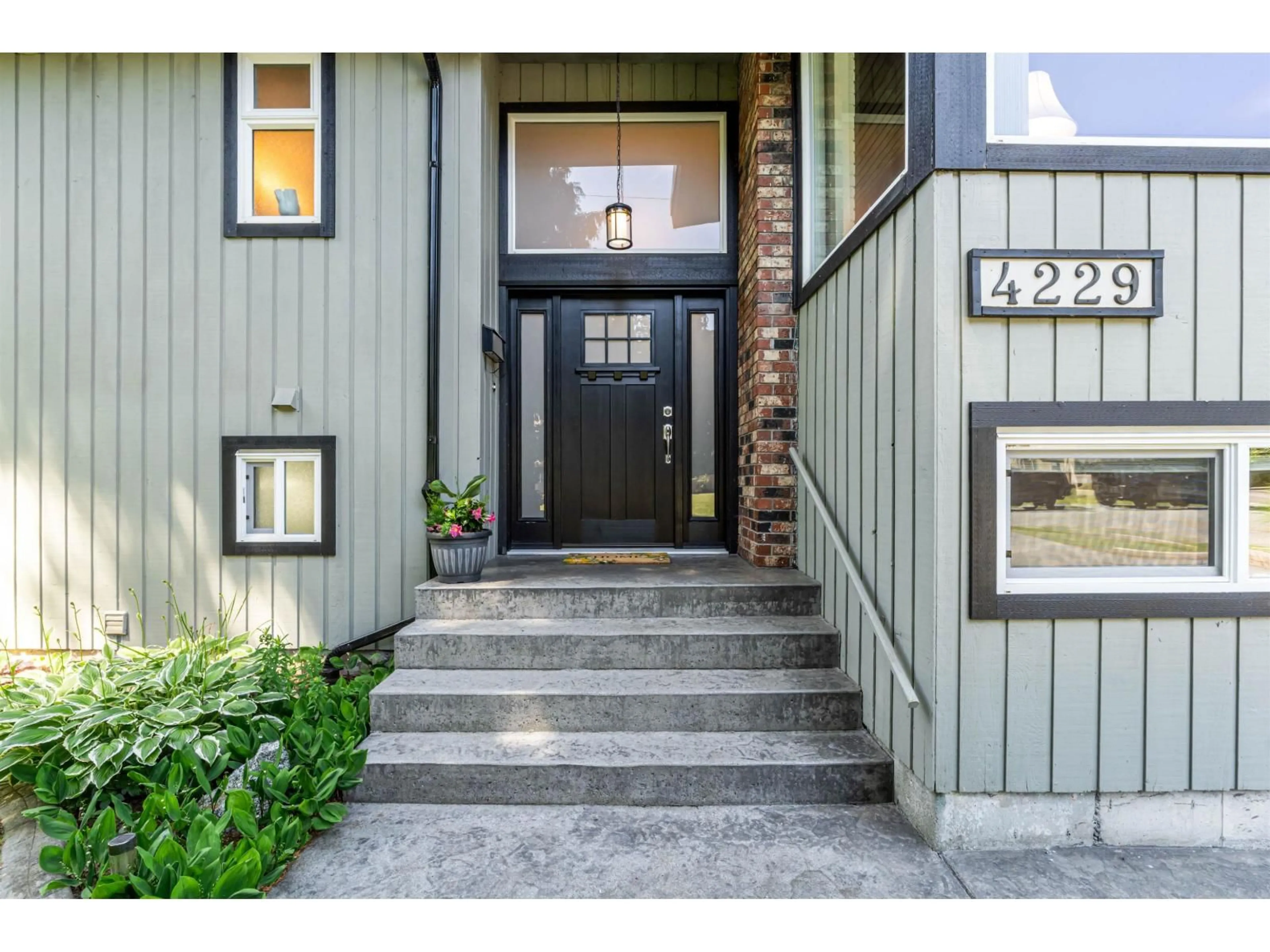 Indoor entryway for 4229 196B, Langley British Columbia V3A1A9