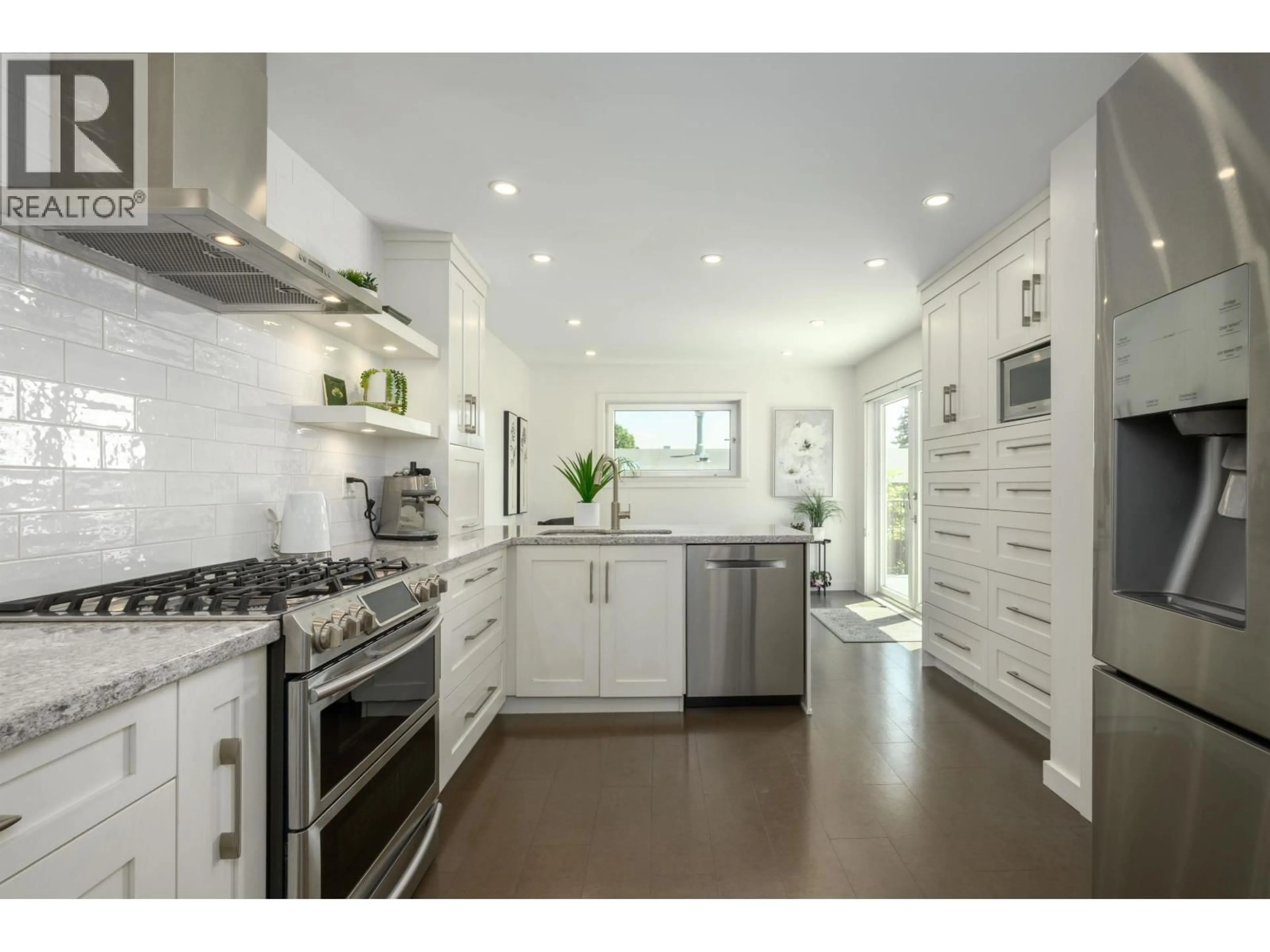 Open concept kitchen, ceramic/tile floor for 2527 ARUNDEL LANE, Coquitlam British Columbia V3K5R9