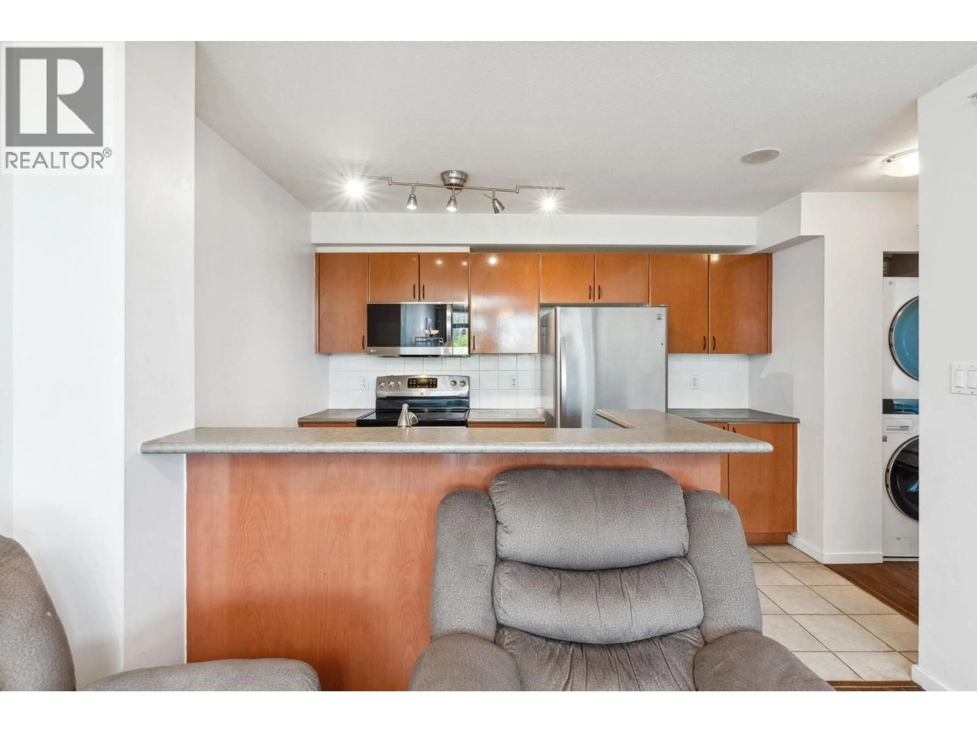 Standard kitchen, unknown for 1109 - 2733 CHANDLERY PLACE, Vancouver British Columbia V5S4V5
