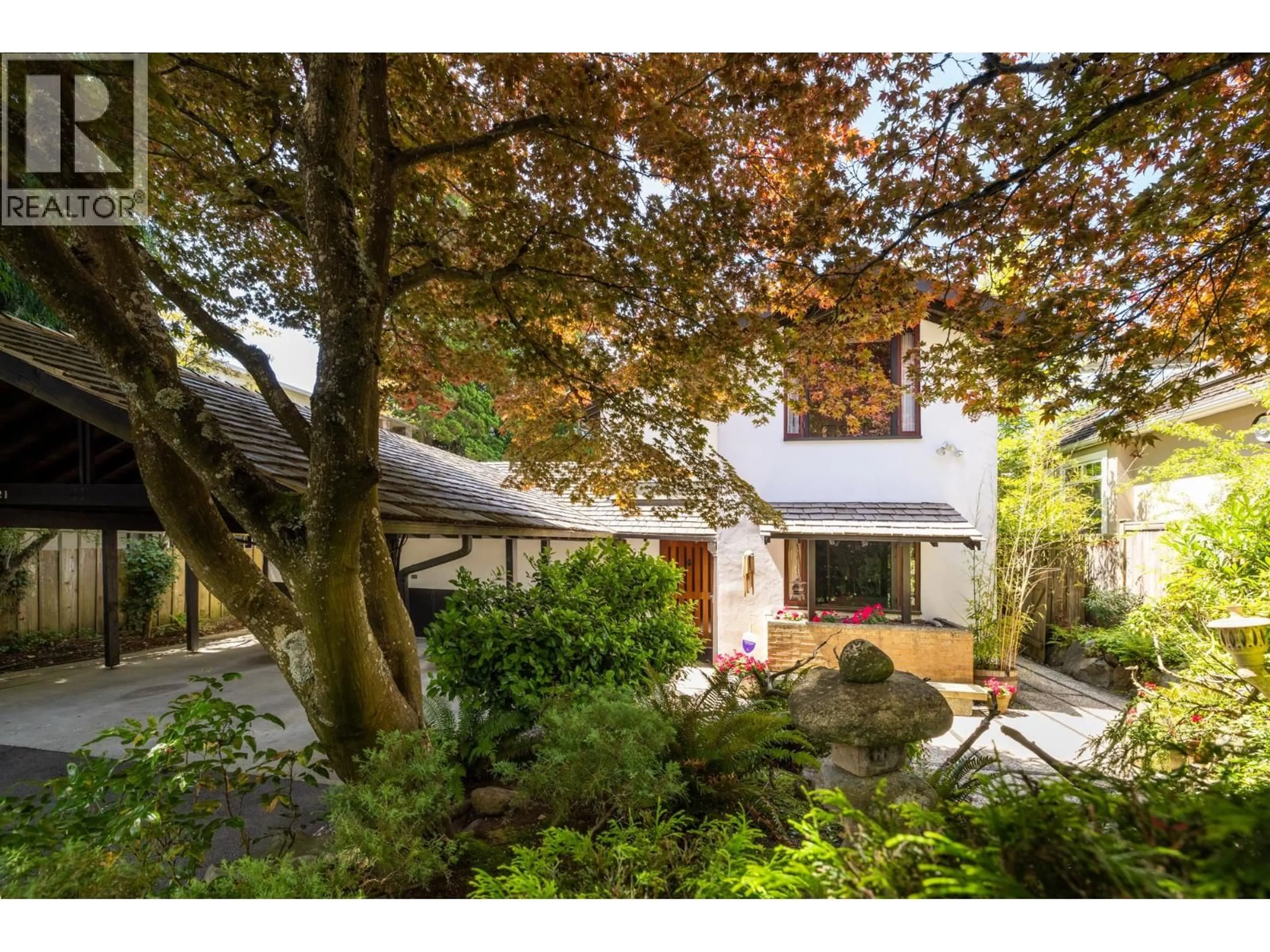 A pic from outside/outdoor area/front of a property/back of a property/a pic from drone, street for 6821 LAUREL STREET, Vancouver British Columbia V6P3T6